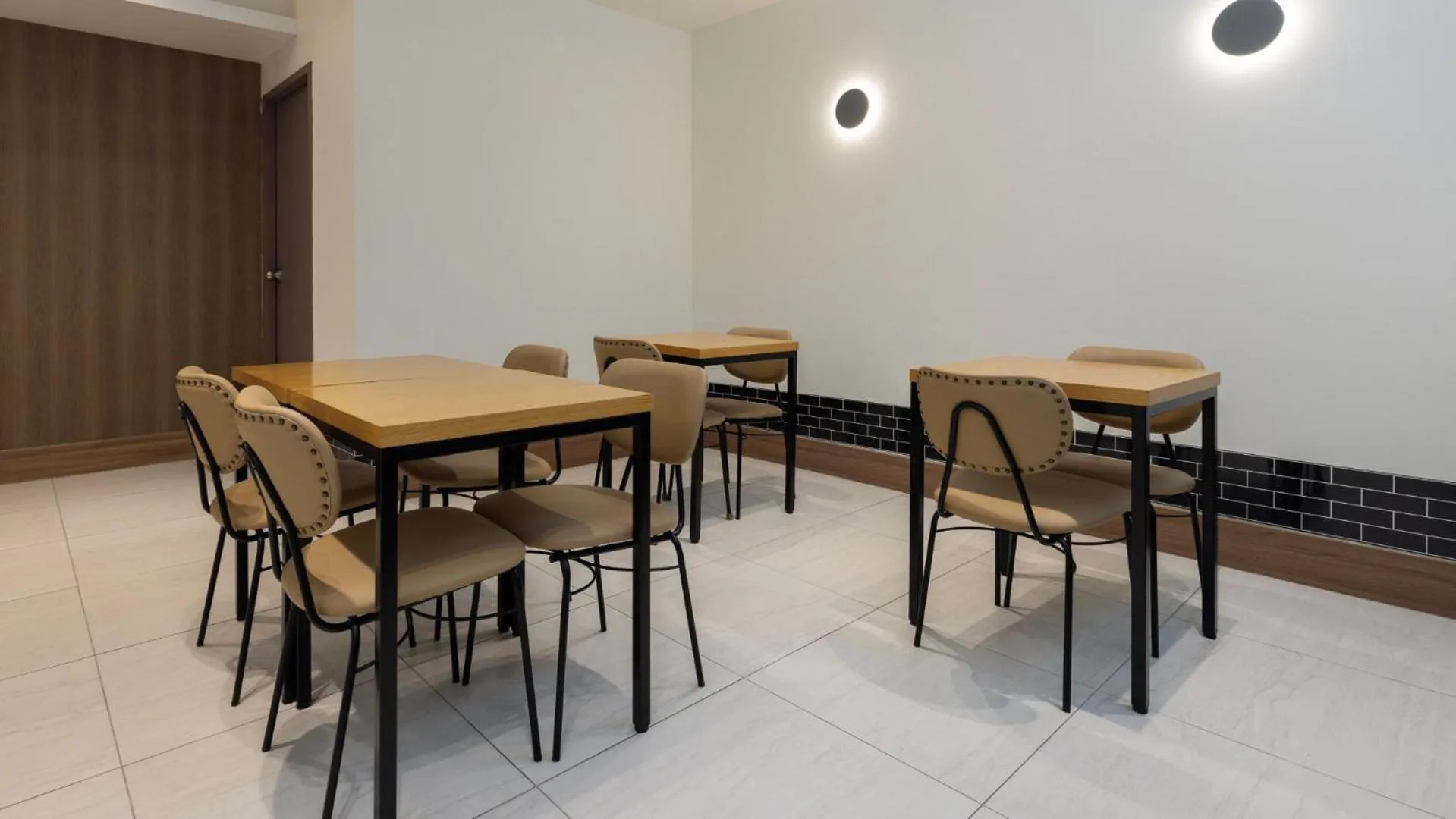 Dining area in Browndot Hotel Jeonju Junghwasan