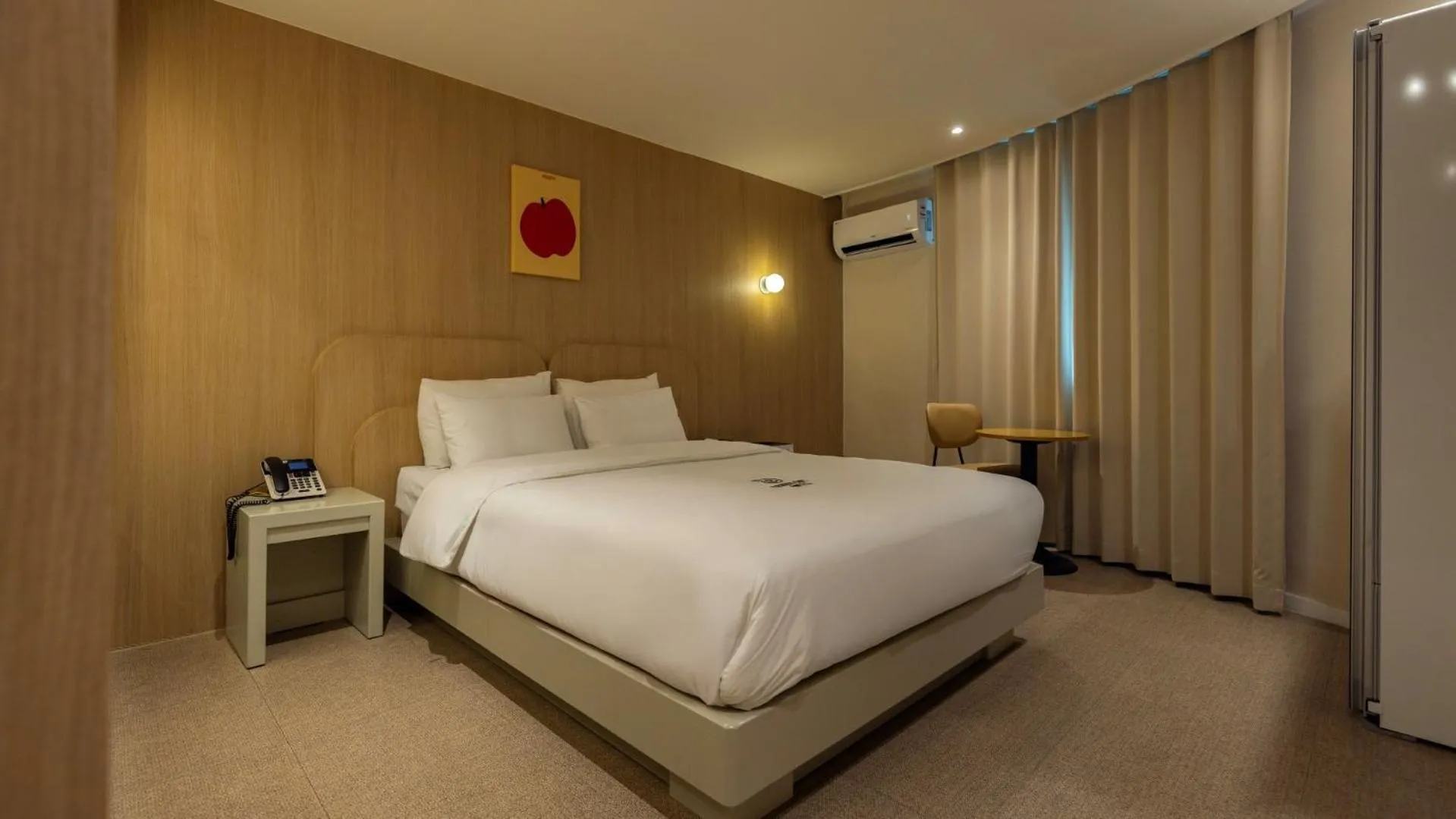 Photo of the whole room, Bed in Browndot Hotel Jeonju Junghwasan