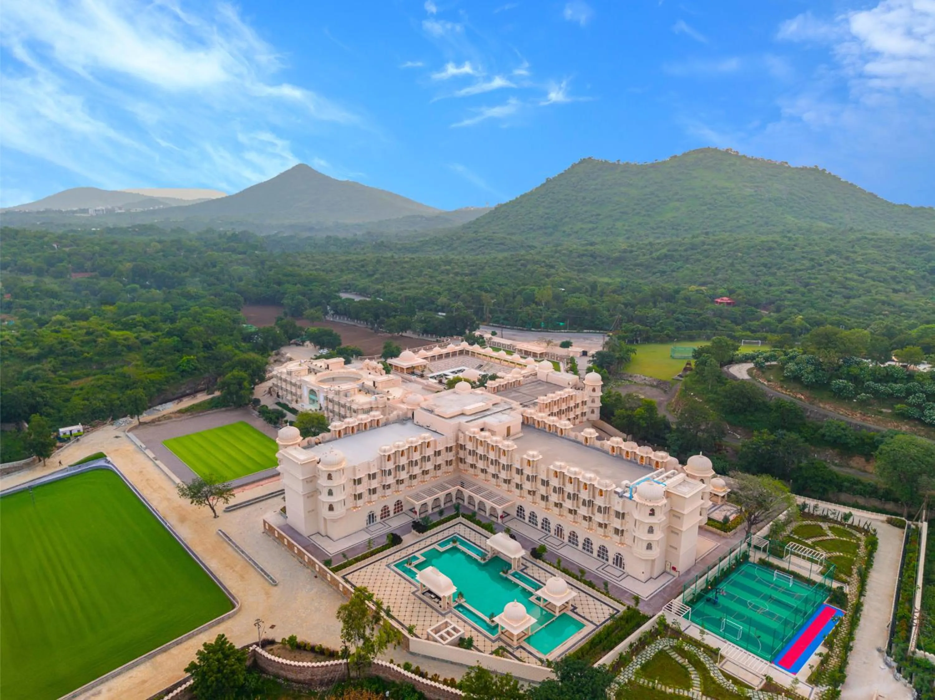 Property building in Wyndham Grand Udaipur Fateh Sagar Lake - Pure Vegetarian Resort