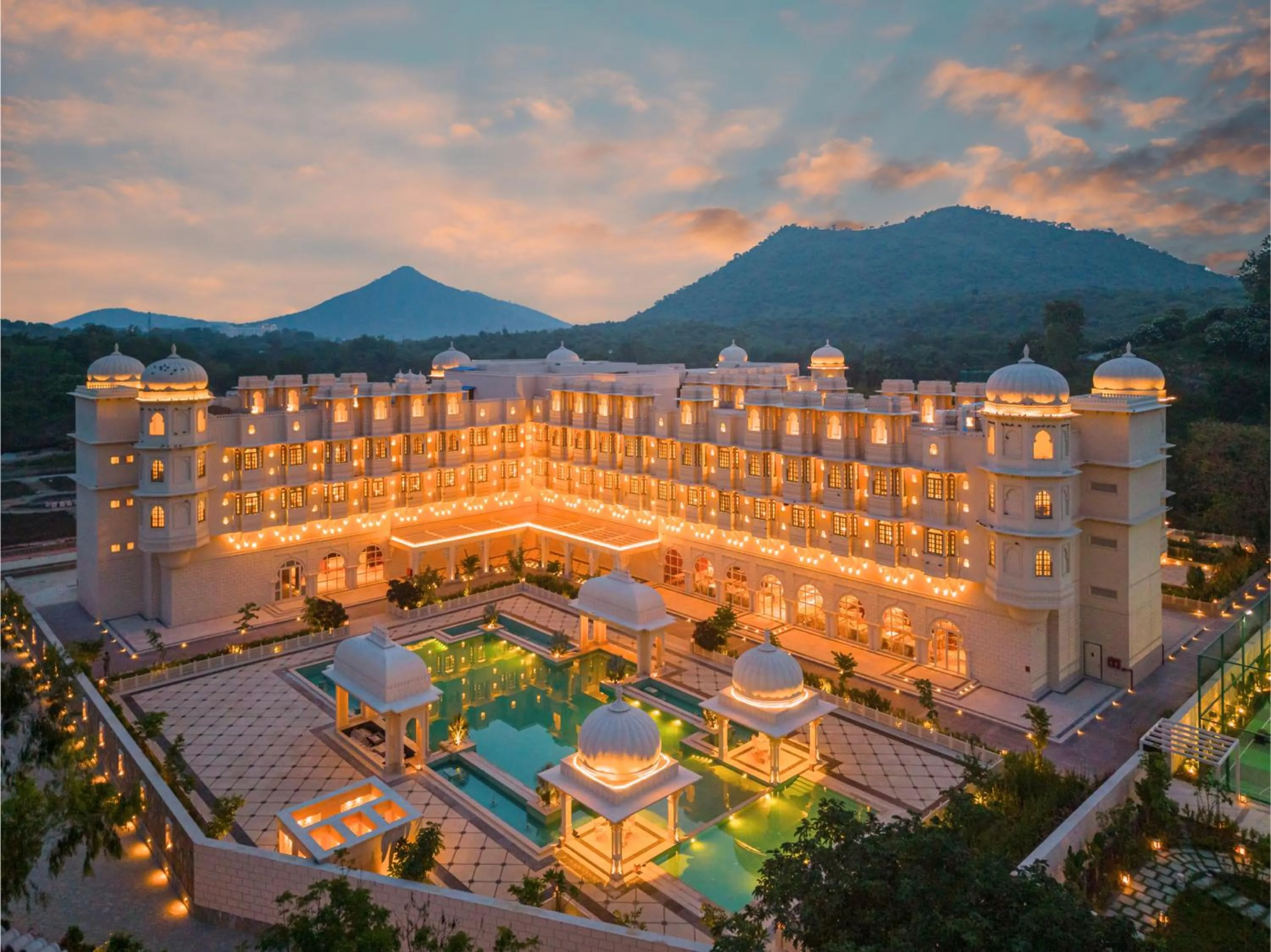 Property building in Wyndham Grand Udaipur Fateh Sagar Lake - Pure Vegetarian Resort