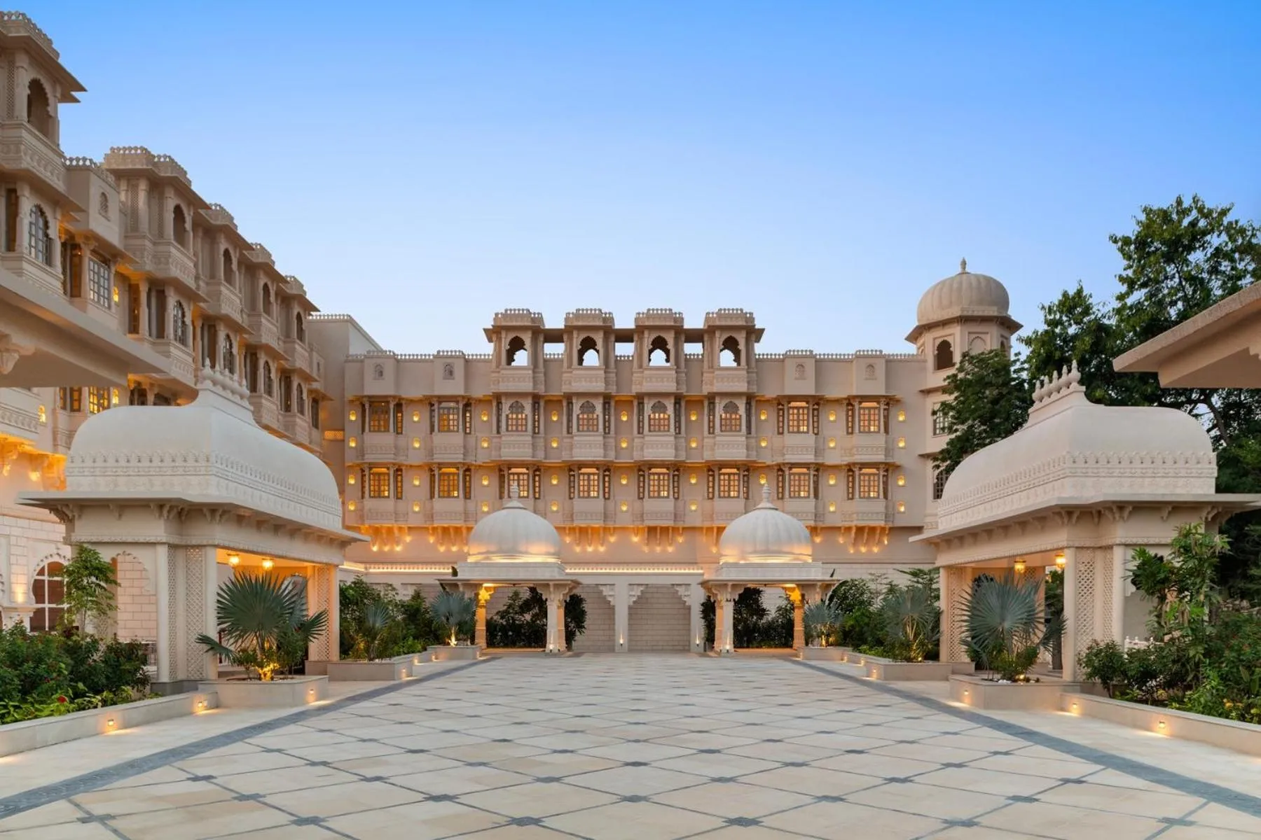 Property building in Wyndham Grand Udaipur Fateh Sagar Lake - Pure Vegetarian Resort
