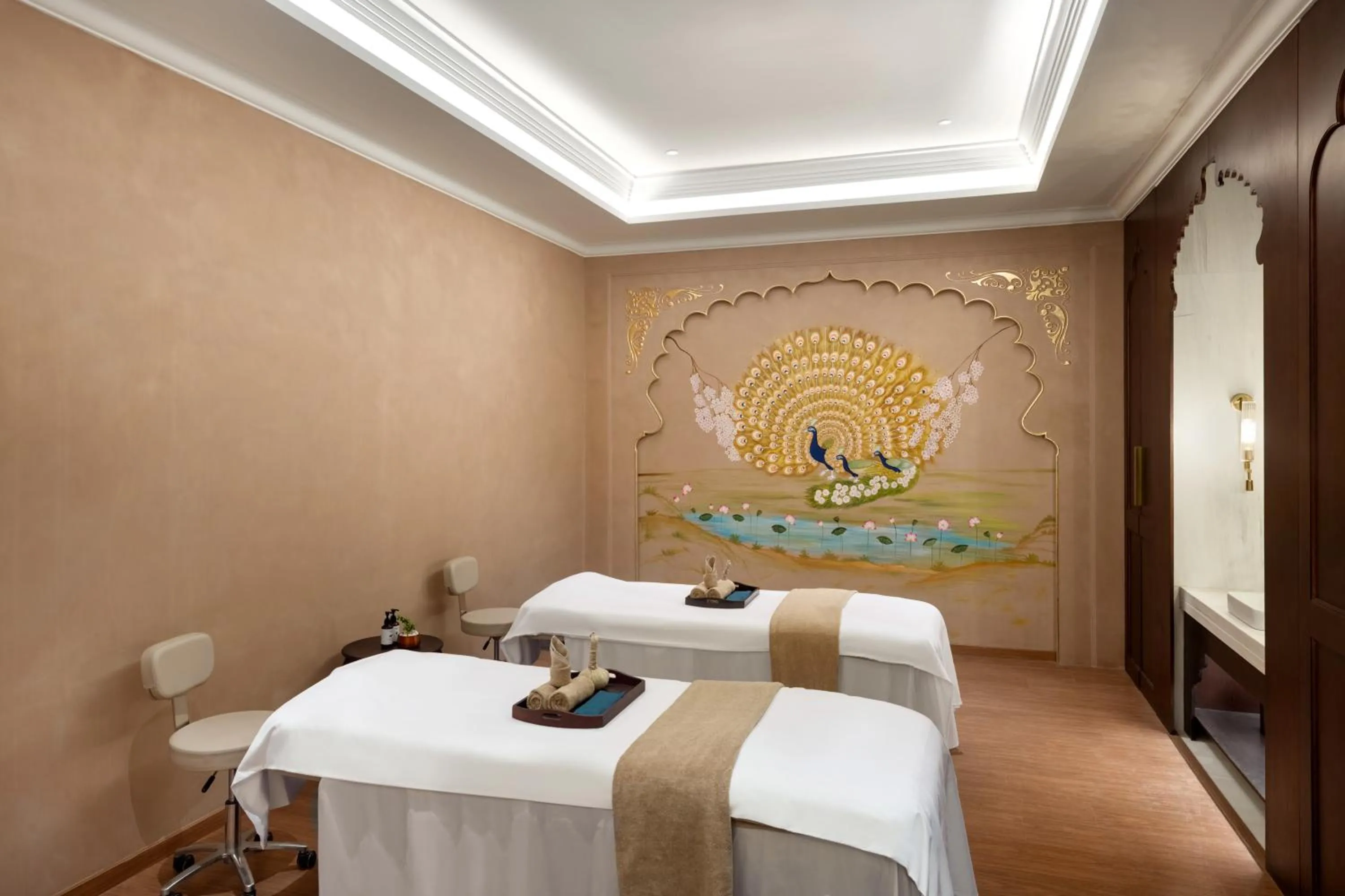 Spa and wellness centre/facilities, Bed in Wyndham Grand Udaipur Fateh Sagar Lake - Pure Vegetarian Resort
