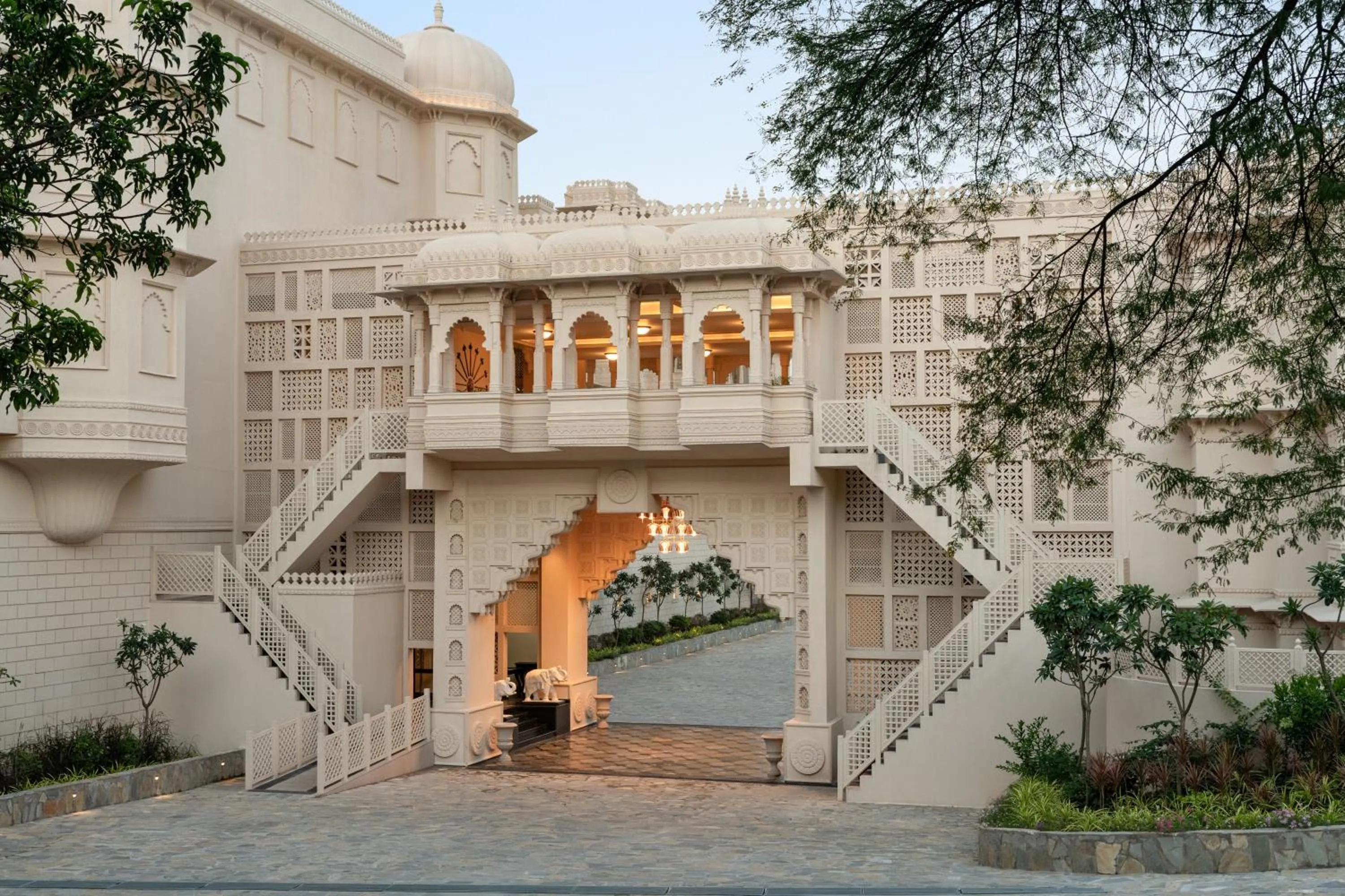 Facade/entrance in Wyndham Grand Udaipur Fateh Sagar Lake - Pure Vegetarian Resort