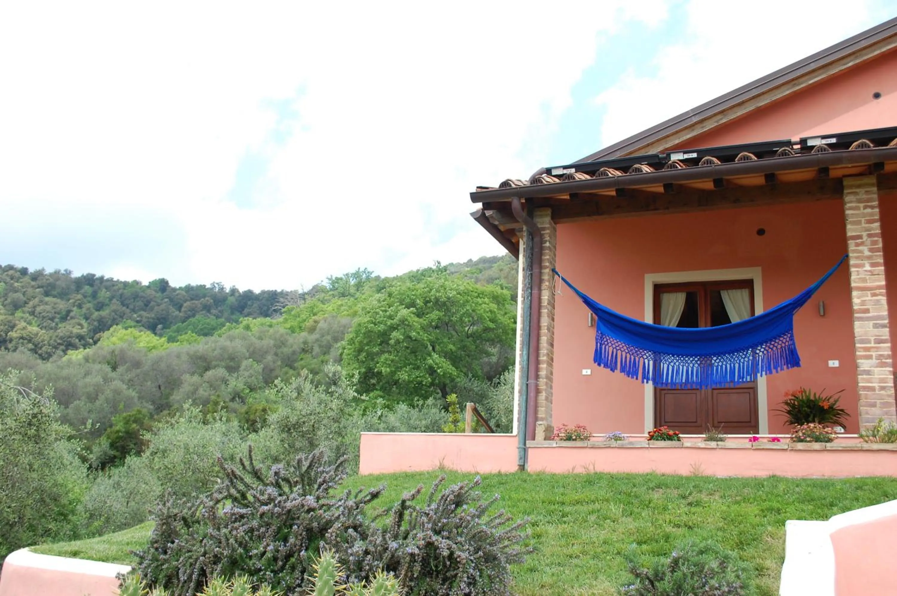 Facade/entrance in Il Pino