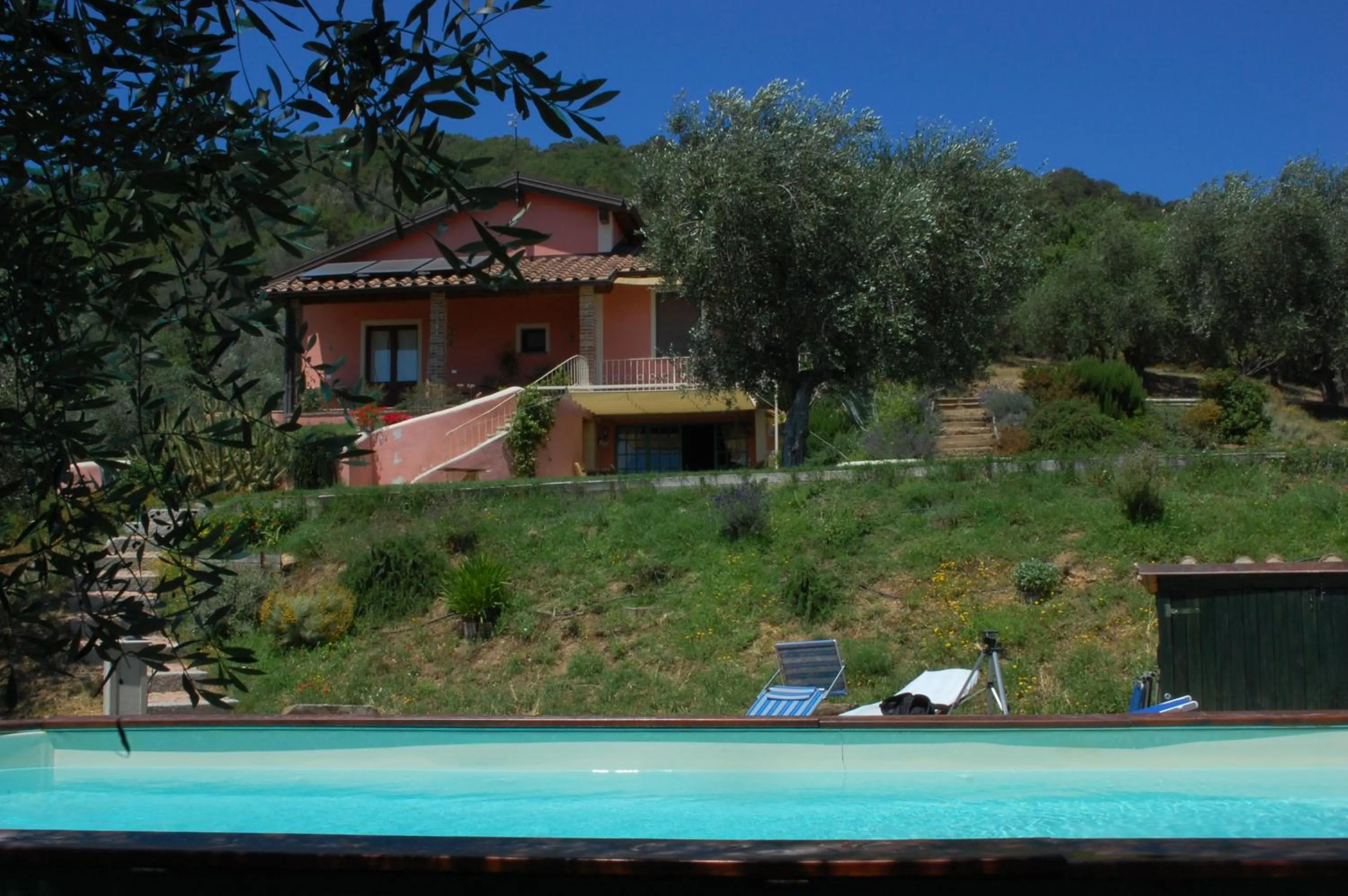 Facade/entrance in Il Pino