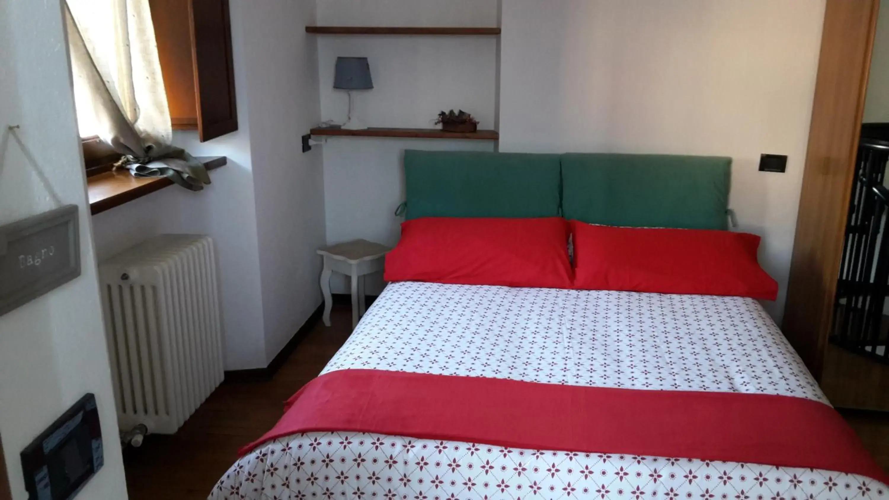Double Room - single occupancy in B&B Chanoux Double Room - single occupancy in B&B Chanoux
