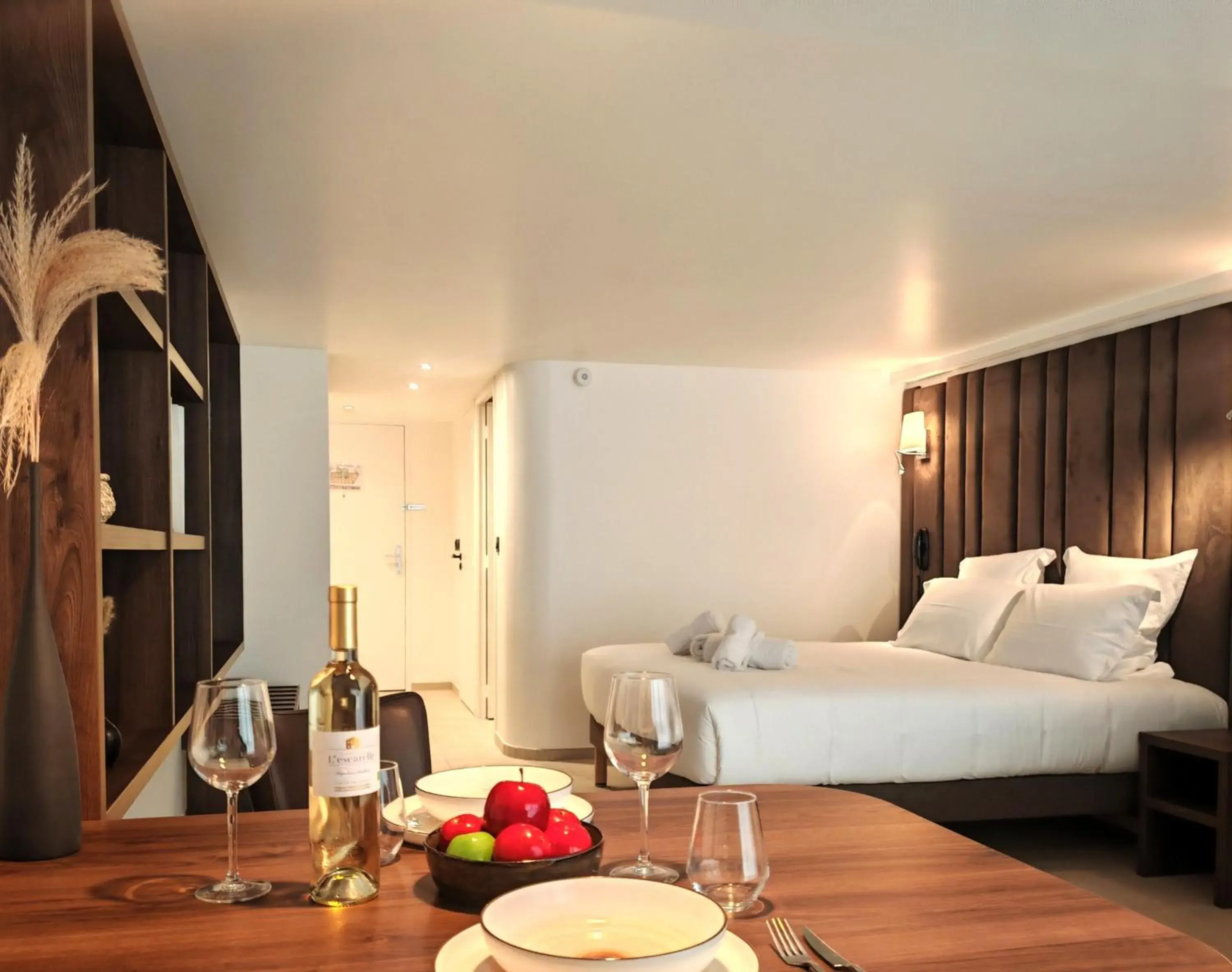 Bedroom in Hôtel & Appartements Monsigny Bedroom in Hôtel & Appartements Monsigny