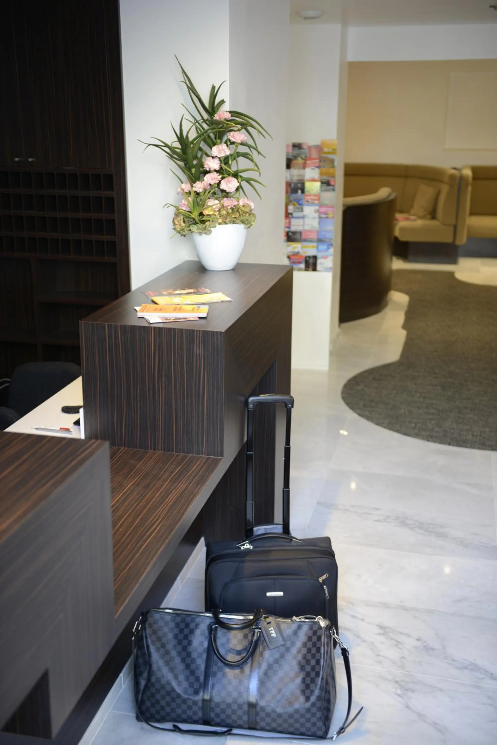 Lobby or reception in Hôtel & Appartements Monsigny