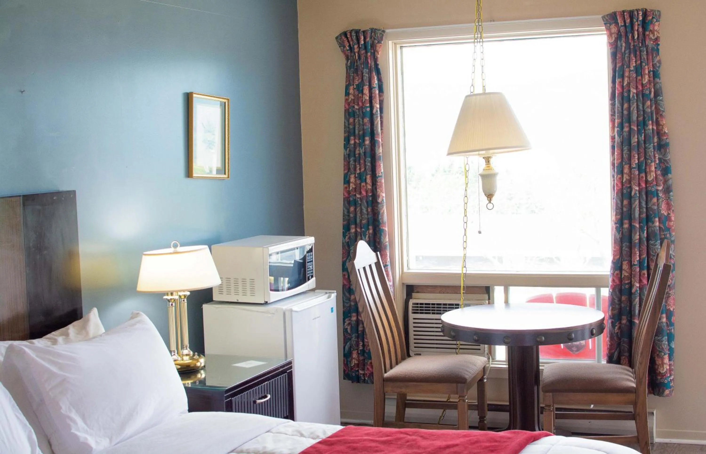 Seating area in Travels Inn Victoria County