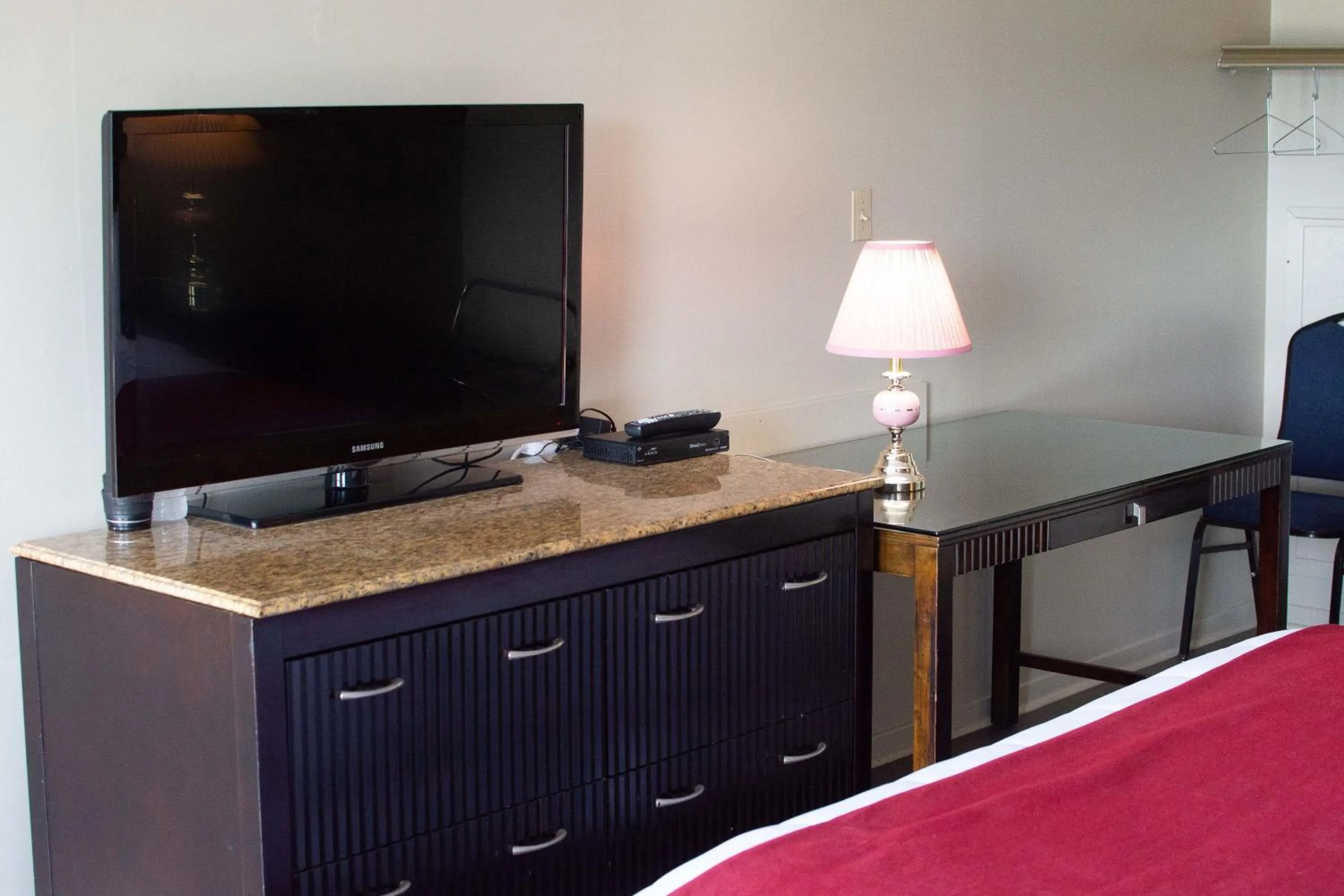 TV and multimedia in Travels Inn Victoria County