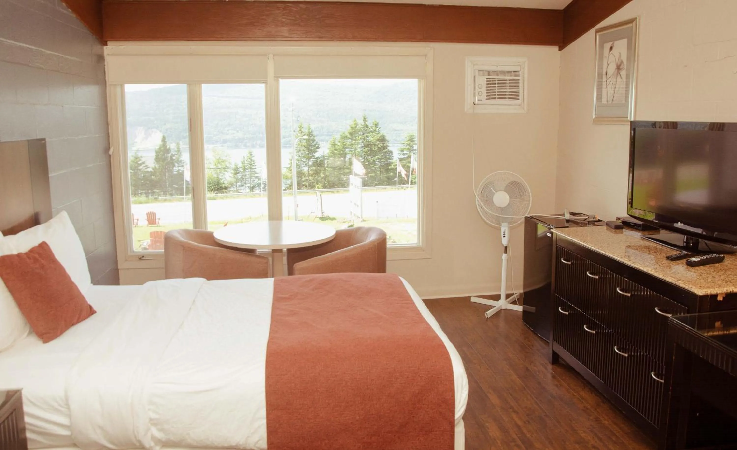 Bedroom in Travels Inn Victoria County