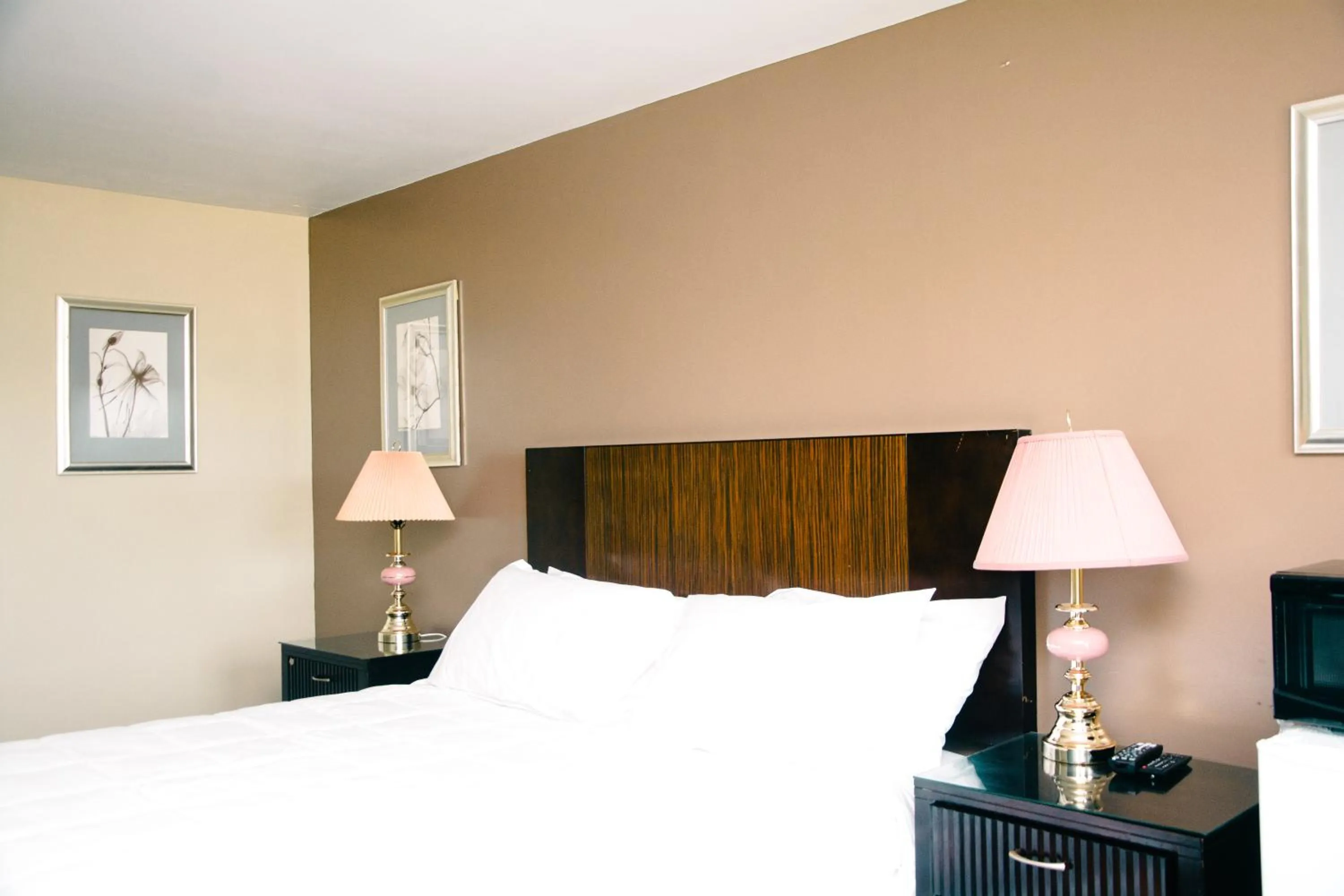 Bed in Travels Inn Victoria County