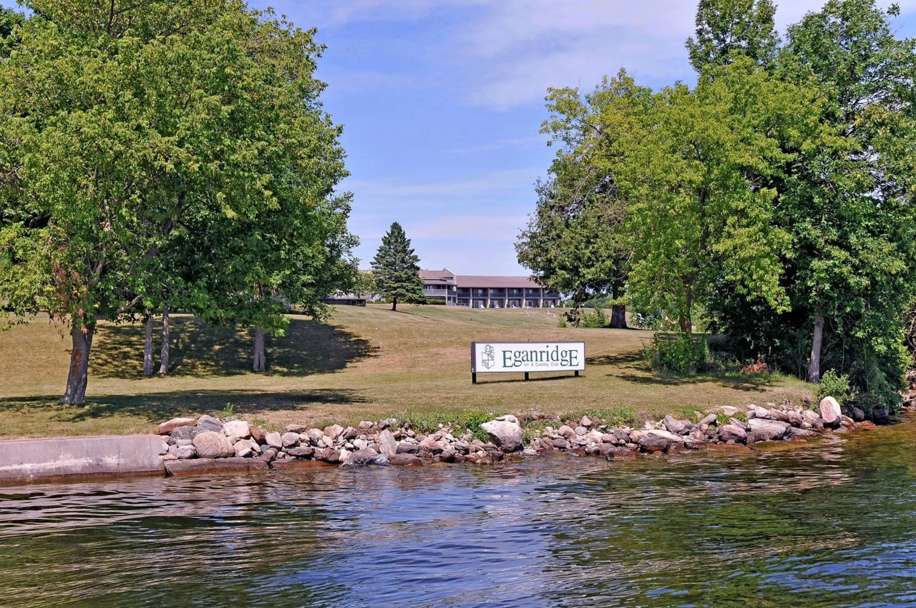 Canoeing in Eganridge Resort, Golf Club & Spa