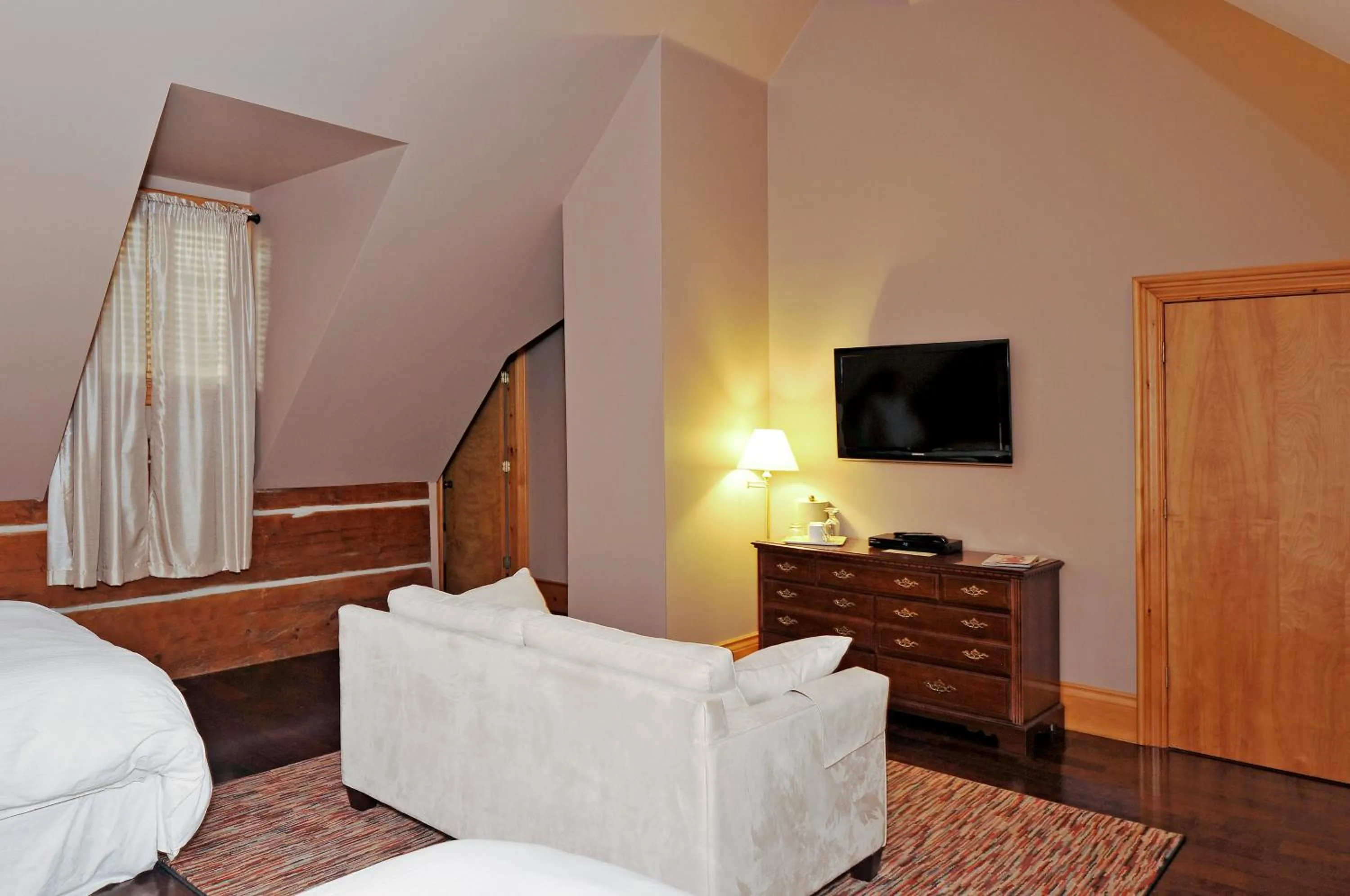 Bedroom, Bed in Eganridge Resort, Golf Club & Spa