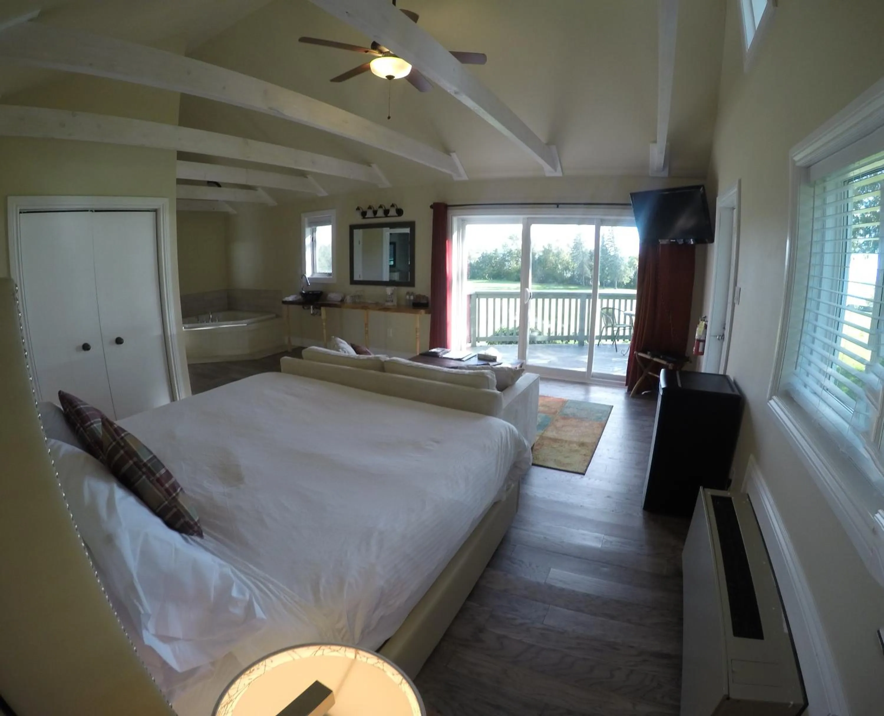 Bed in Eganridge Resort, Golf Club & Spa