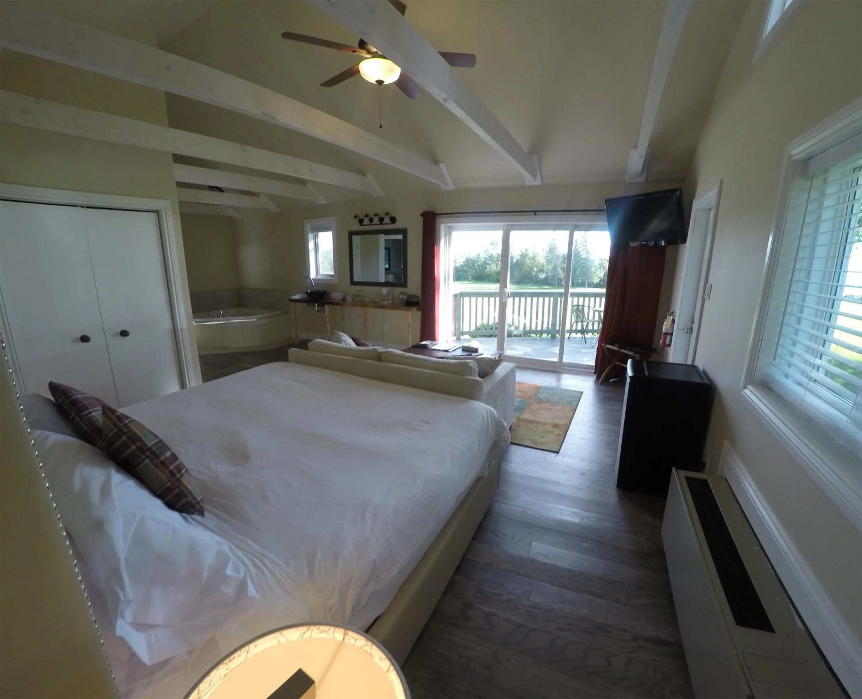 Bed in Eganridge Resort, Golf Club & Spa