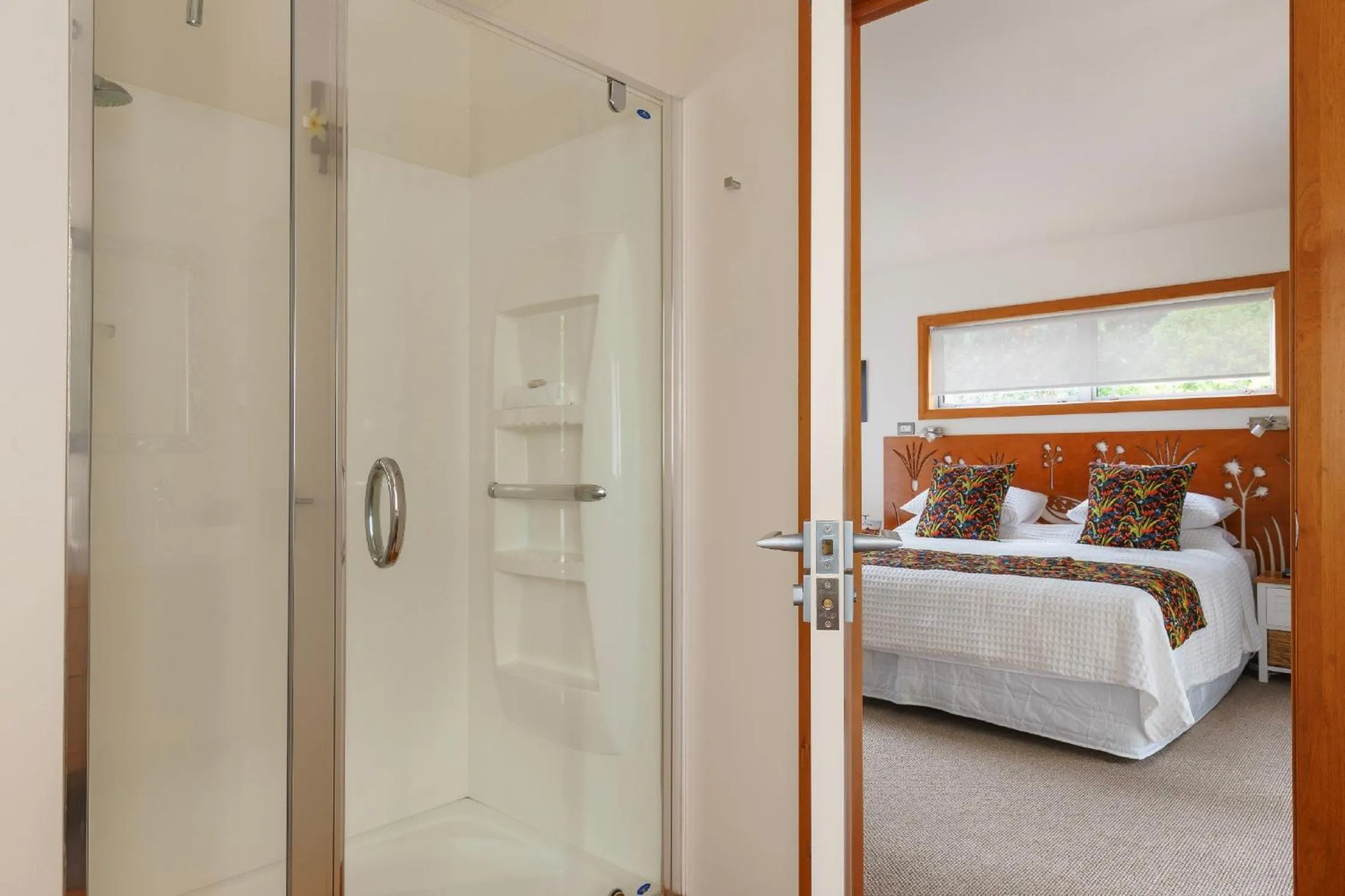 Shower, Bed in Paku Palms