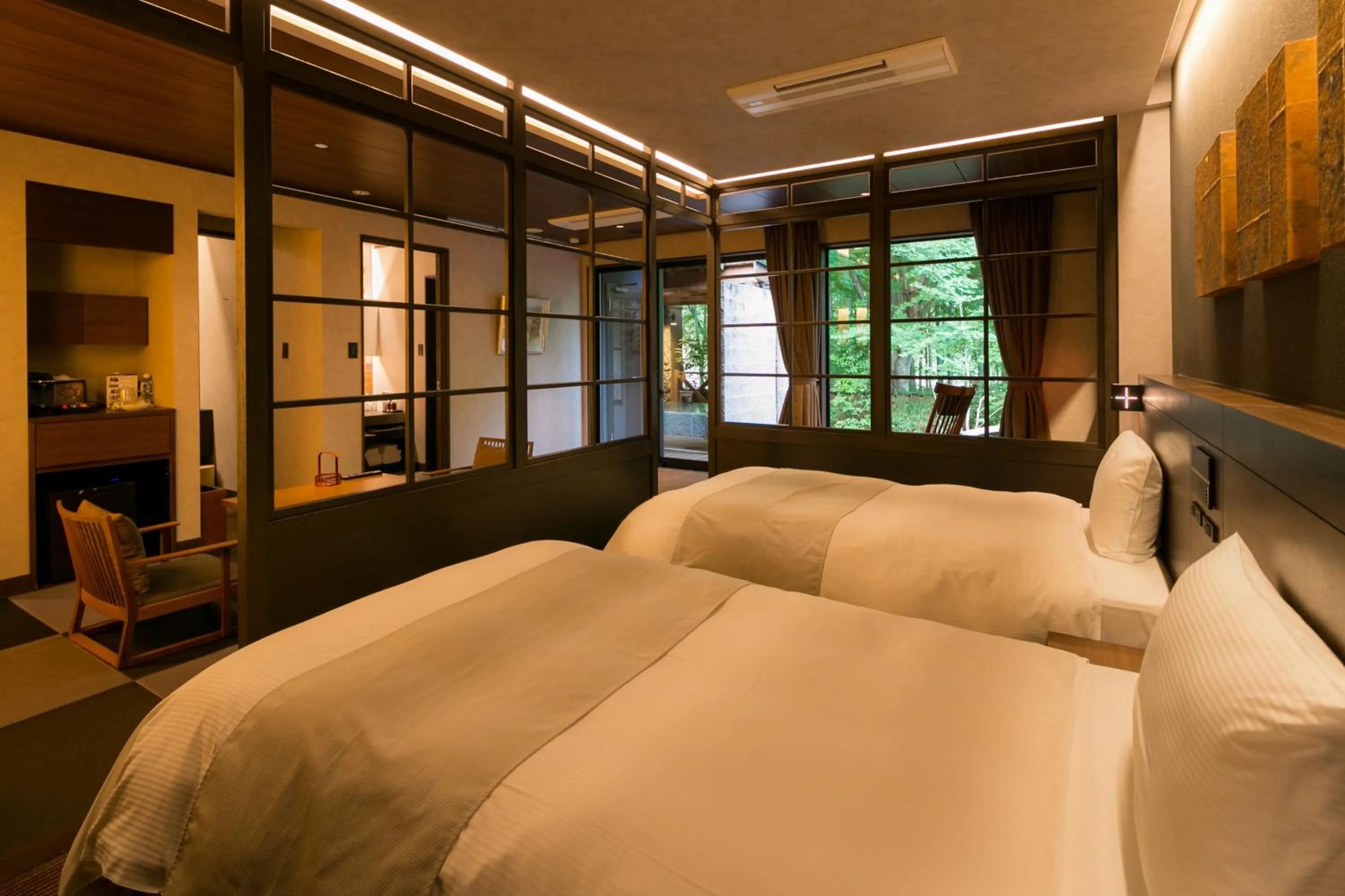 Photo of the whole room, Bed in Ufufu