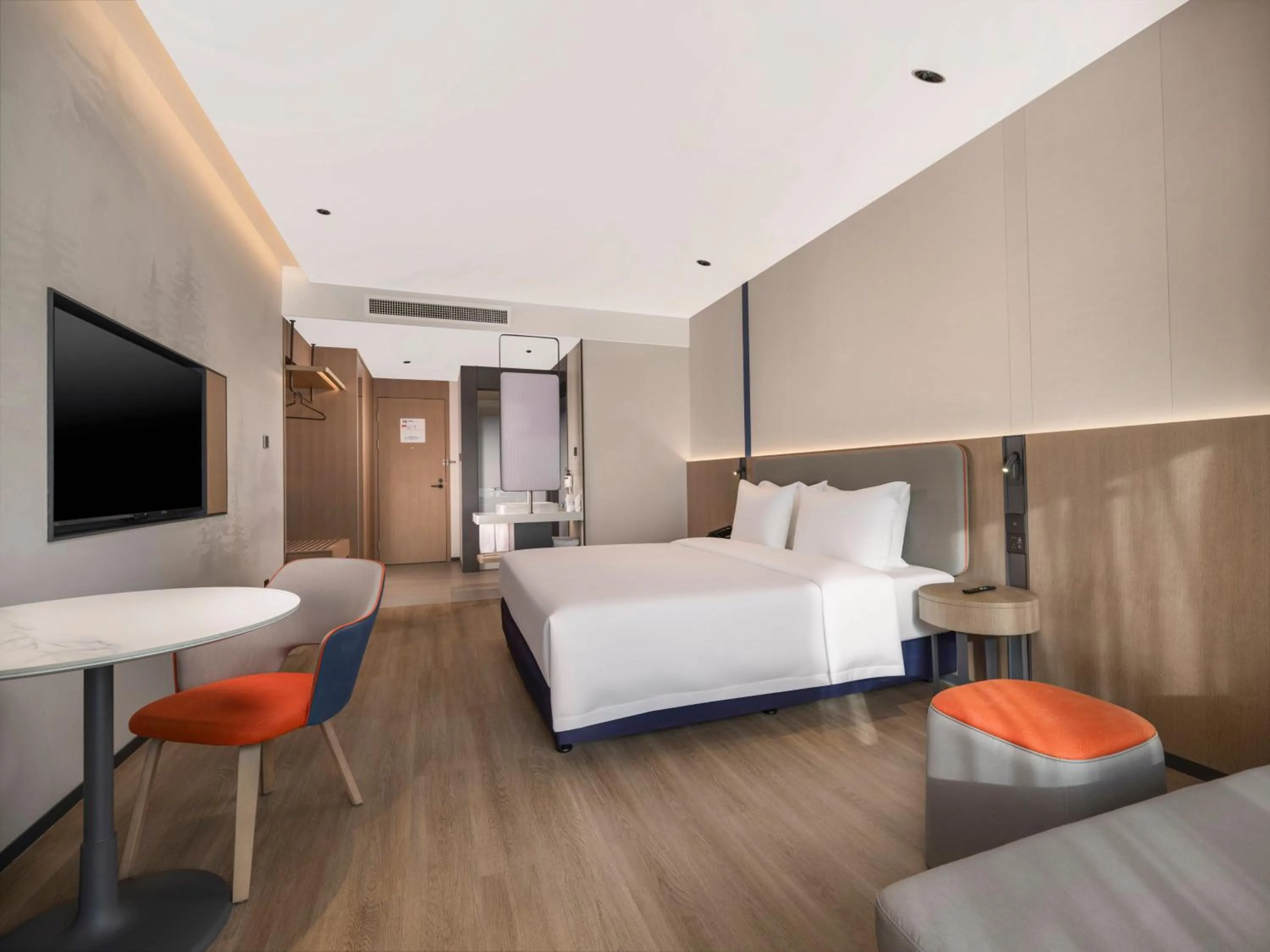 Photo of the whole room, Bed in Holiday Inn Express Aksu by IHG