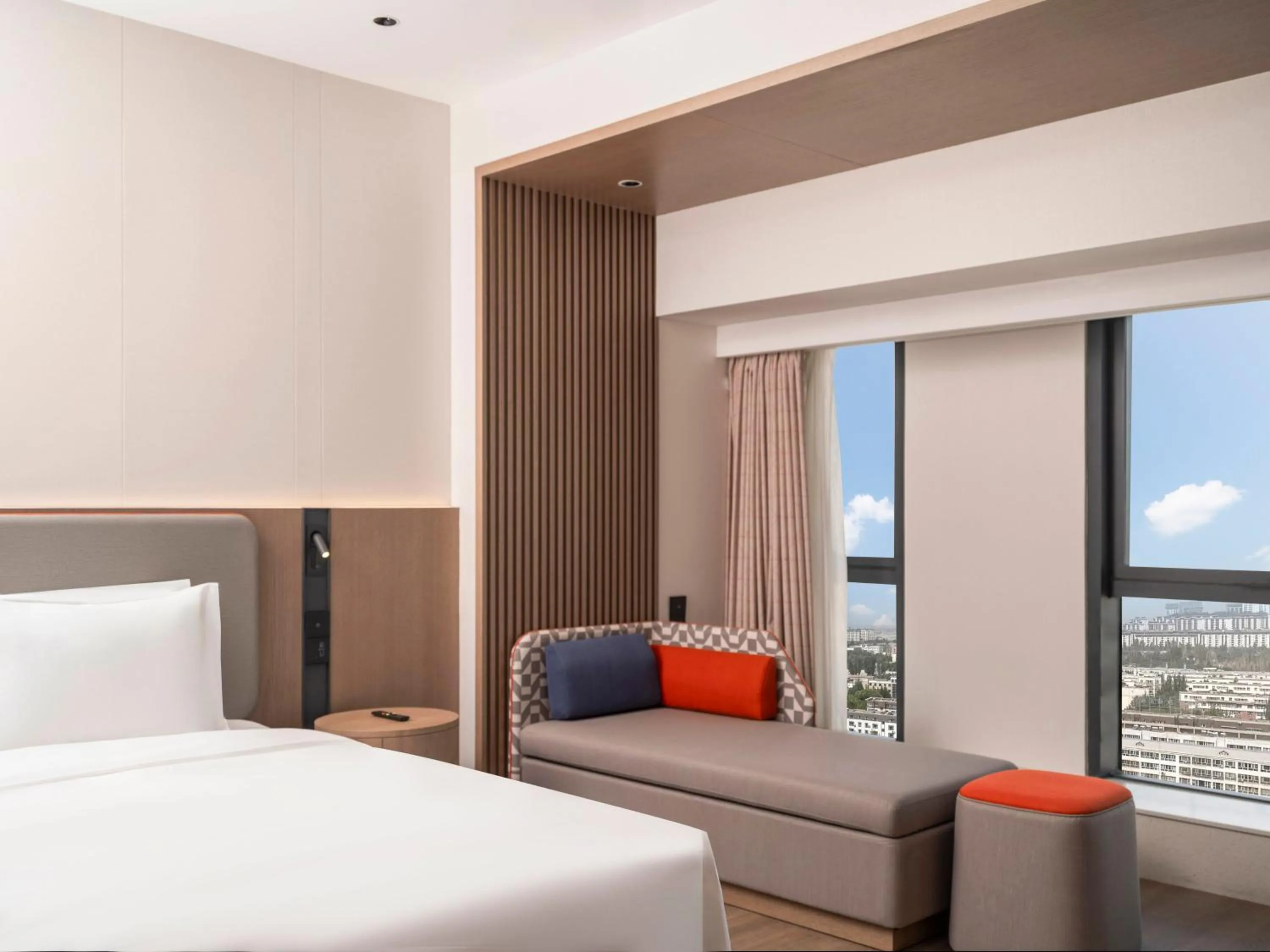 Photo of the whole room, Bed in Holiday Inn Express Aksu by IHG