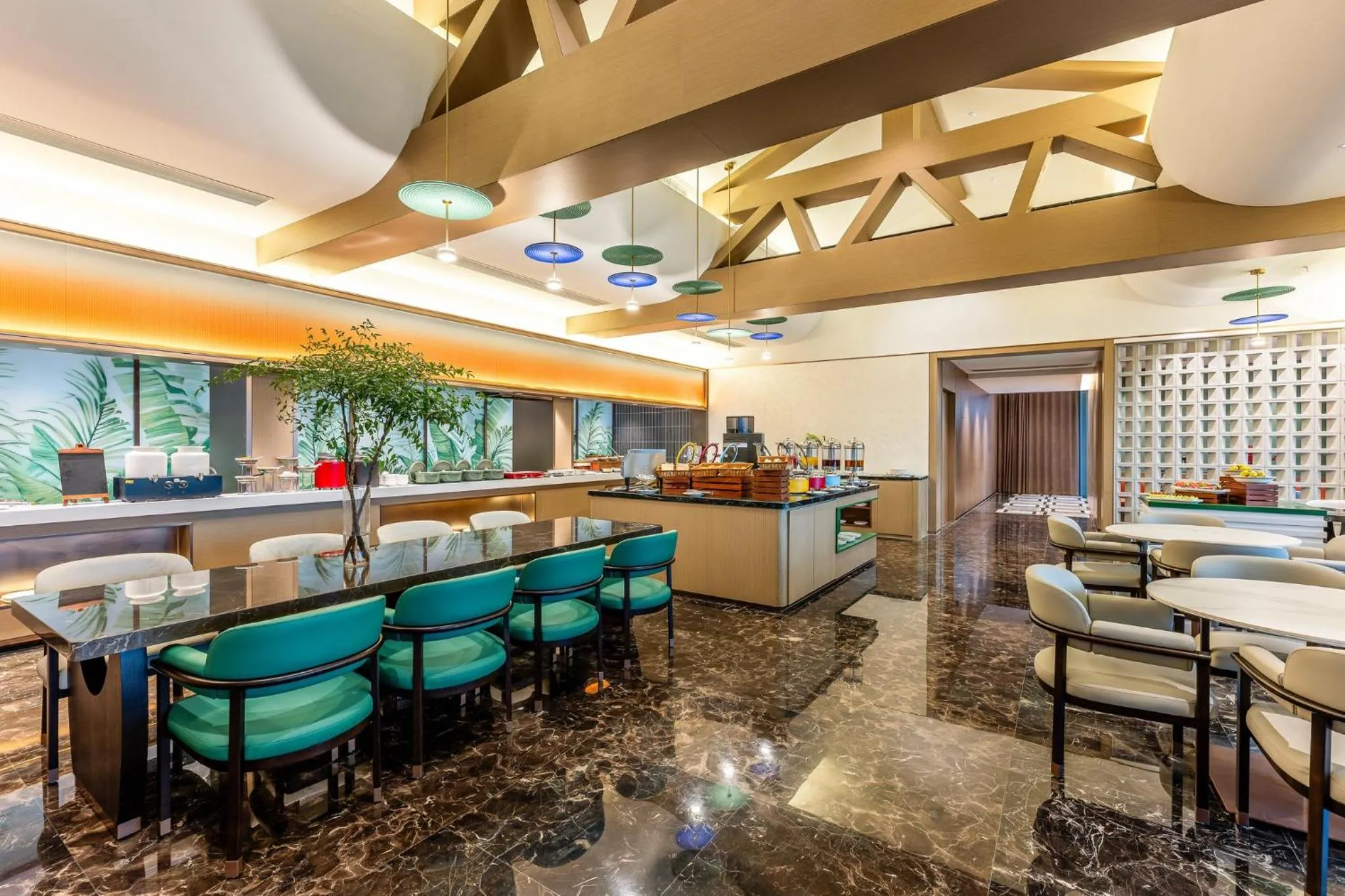 Restaurant/places to eat in Holiday Inn Hangzhou West Lake by IHG