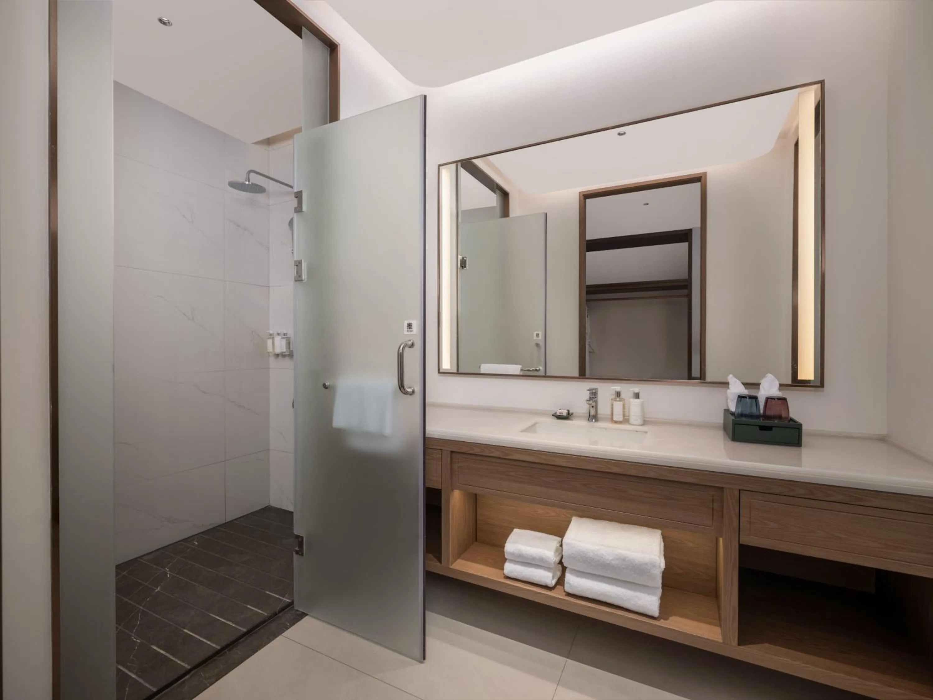 Photo of the whole room in Holiday Inn Resort Wanning Shenzhou Peninsula by IHG