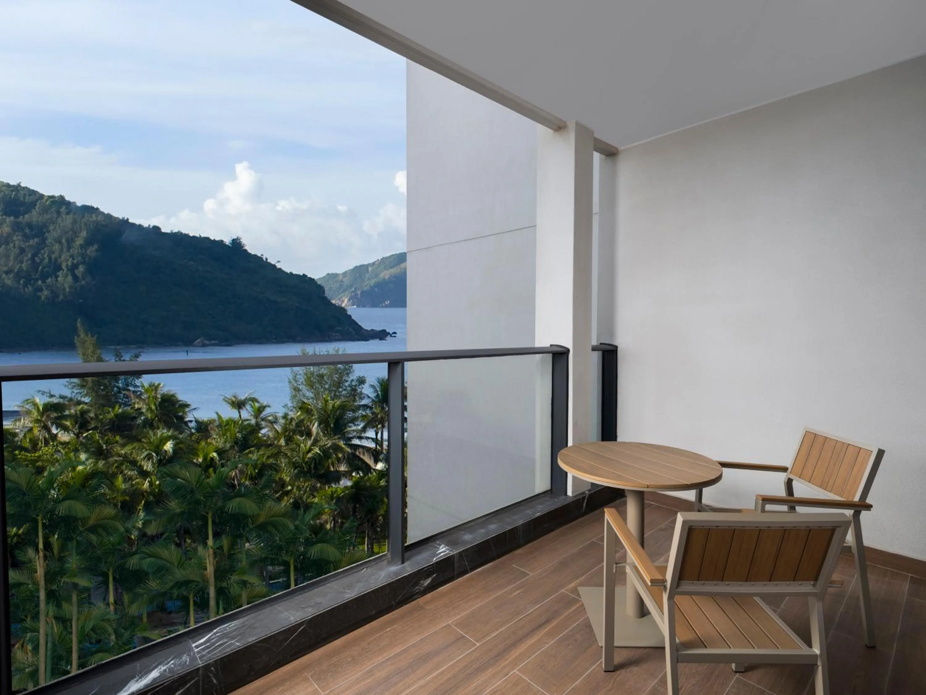 Photo of the whole room in Holiday Inn Resort Wanning Shenzhou Peninsula by IHG