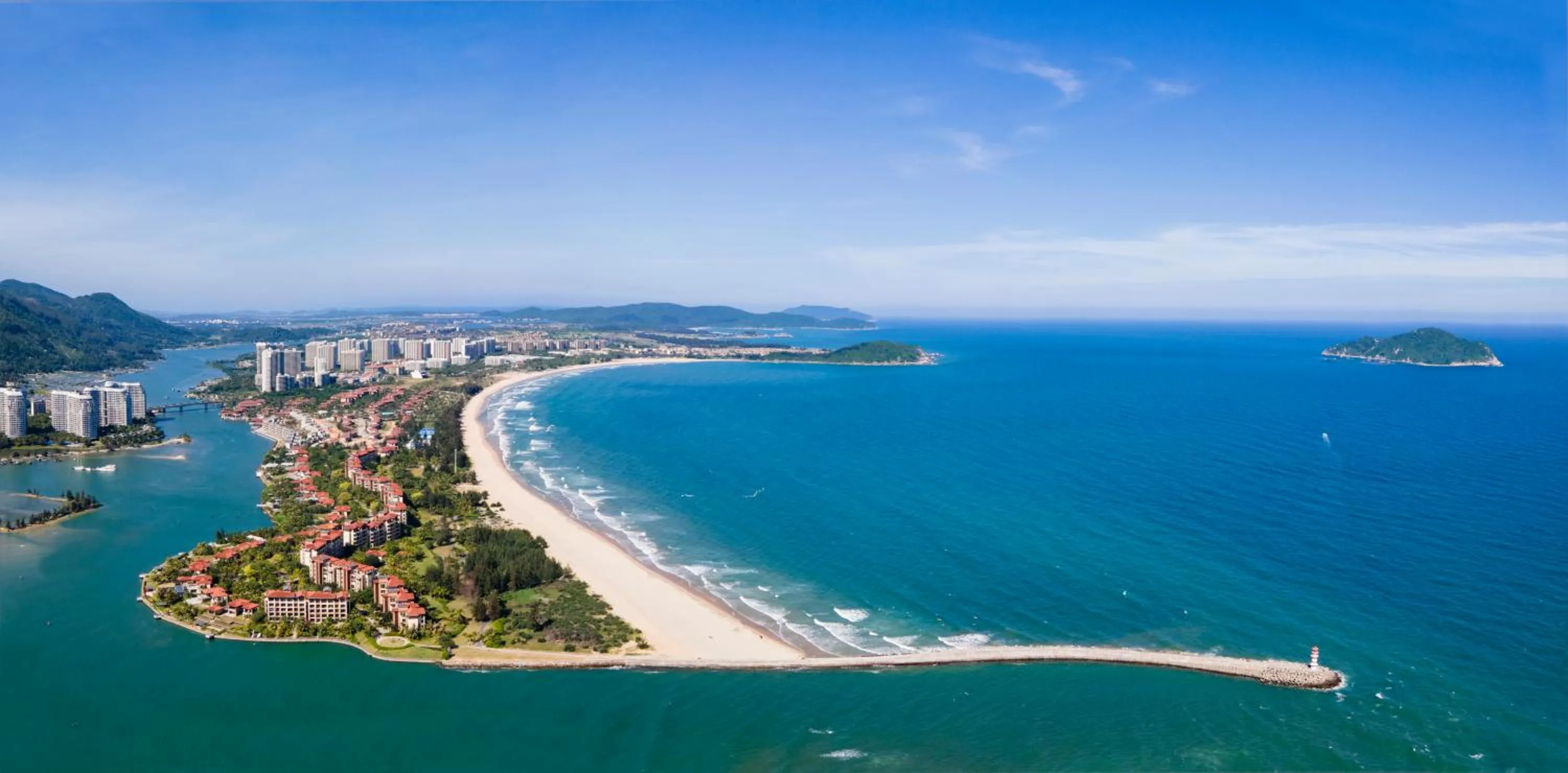 Beach in Holiday Inn Resort Wanning Shenzhou Peninsula by IHG