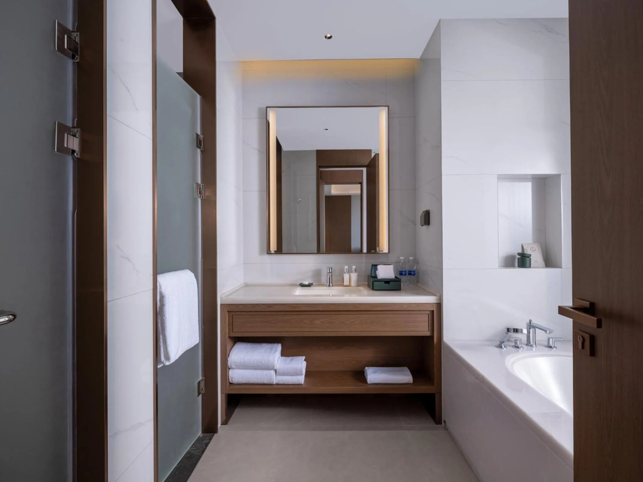 Photo of the whole room in Holiday Inn Resort Wanning Shenzhou Peninsula by IHG