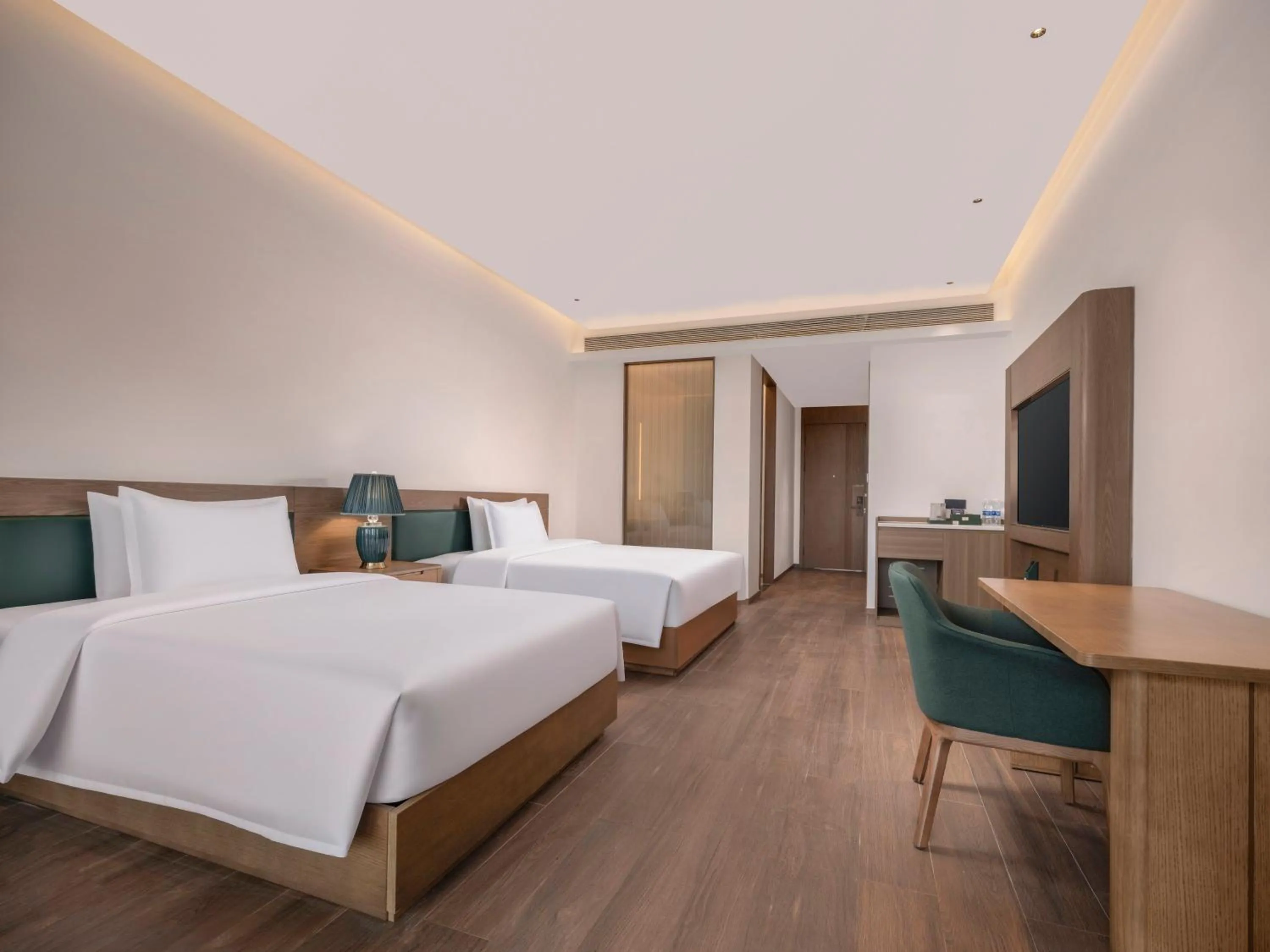 Photo of the whole room, Bed in Holiday Inn Resort Wanning Shenzhou Peninsula by IHG