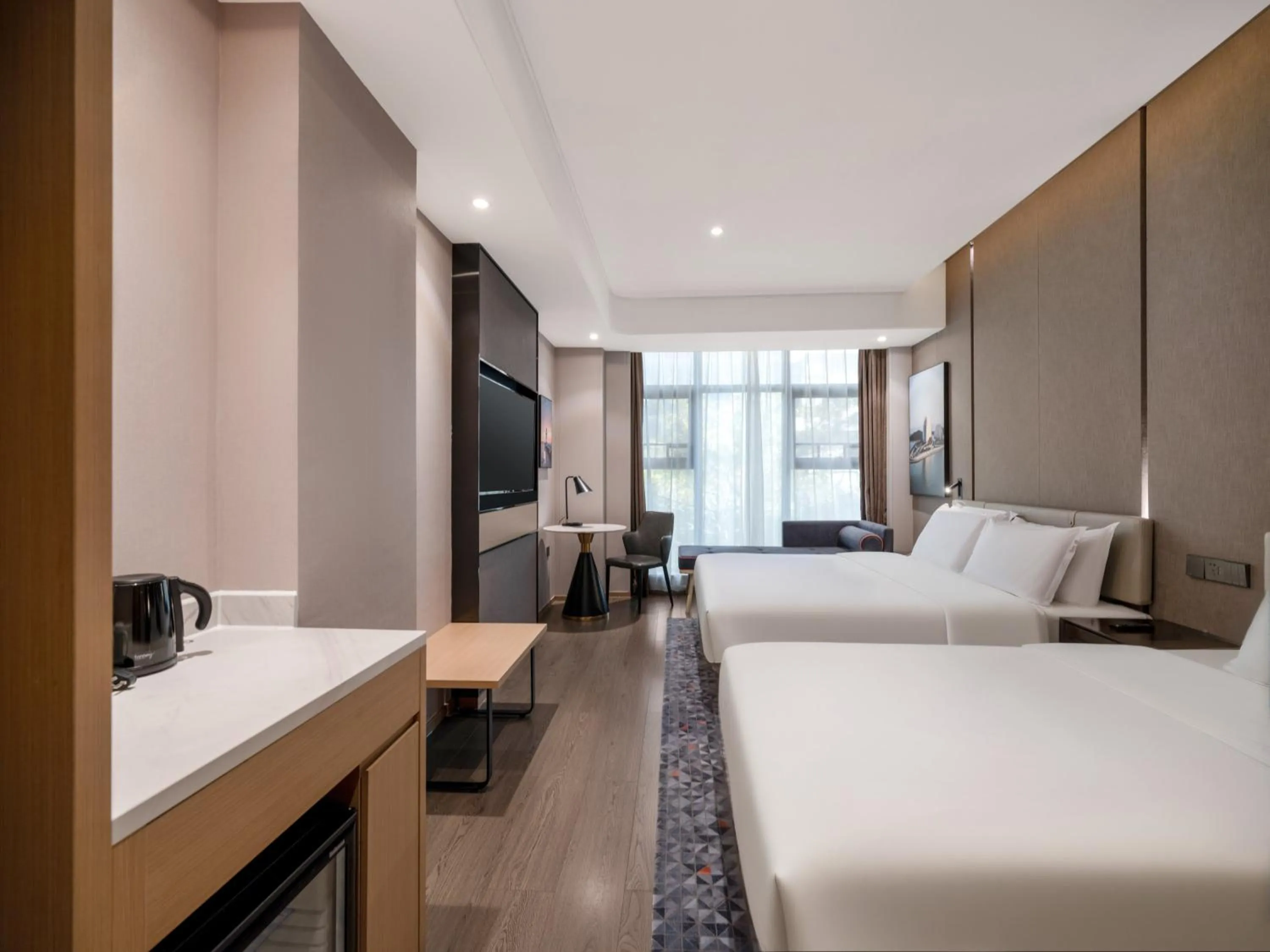 Photo of the whole room, Bed in Holiday Inn Express Zhuhai Grand Theater by IHG