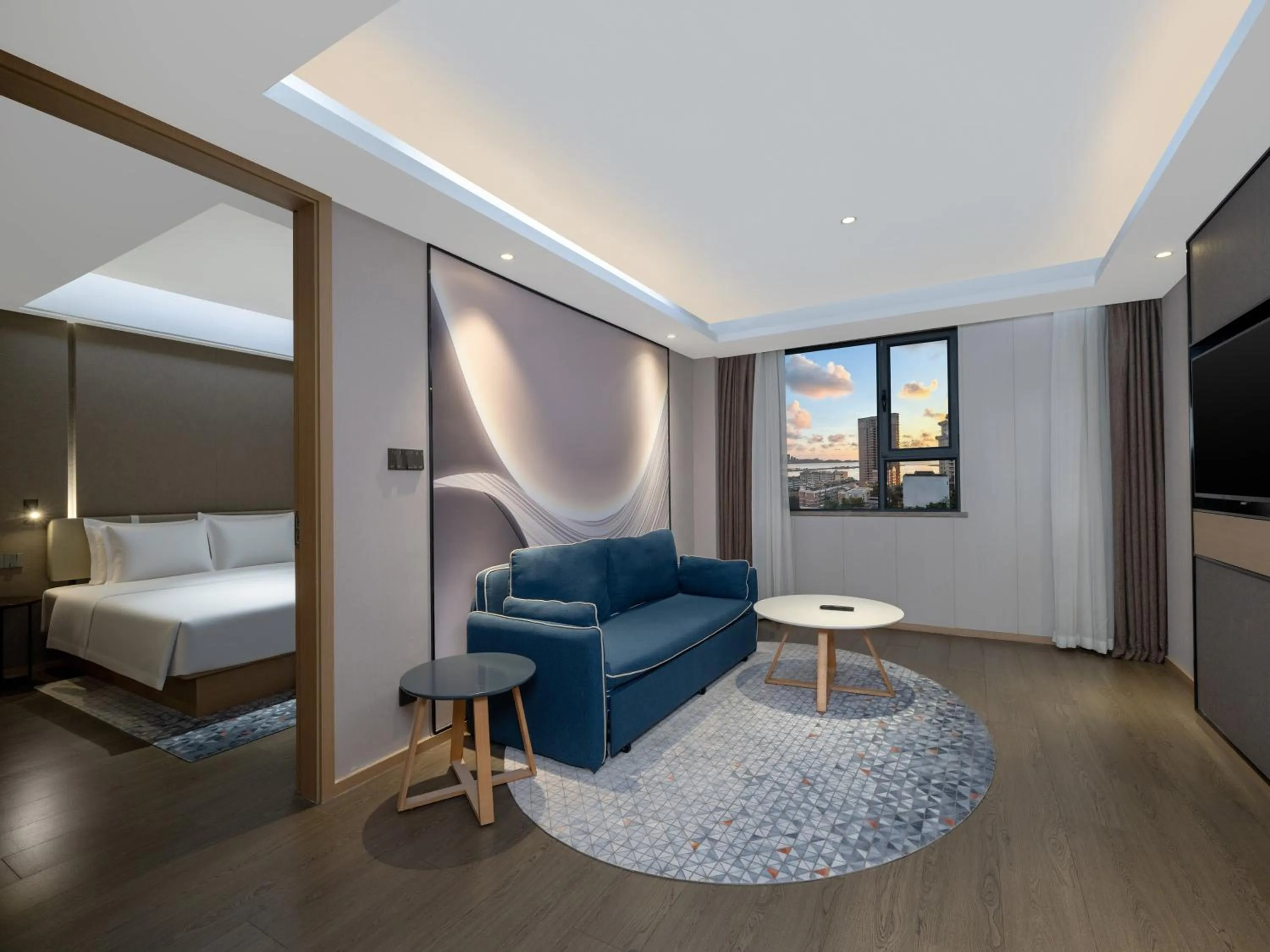 Photo of the whole room, Bed in Holiday Inn Express Zhuhai Grand Theater by IHG