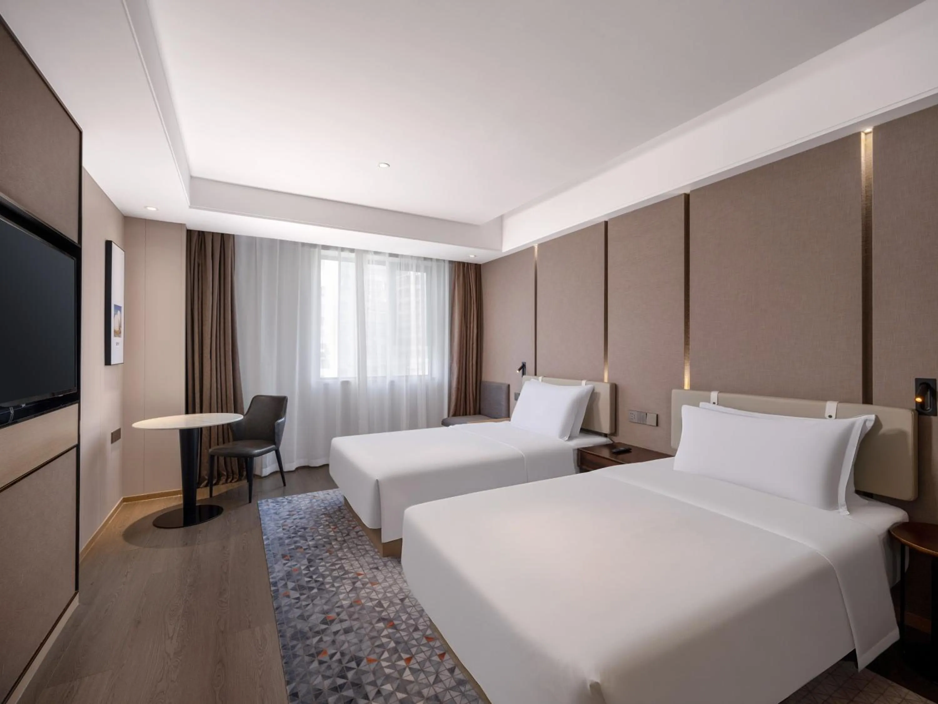 Photo of the whole room, Bed in Holiday Inn Express Zhuhai Grand Theater by IHG