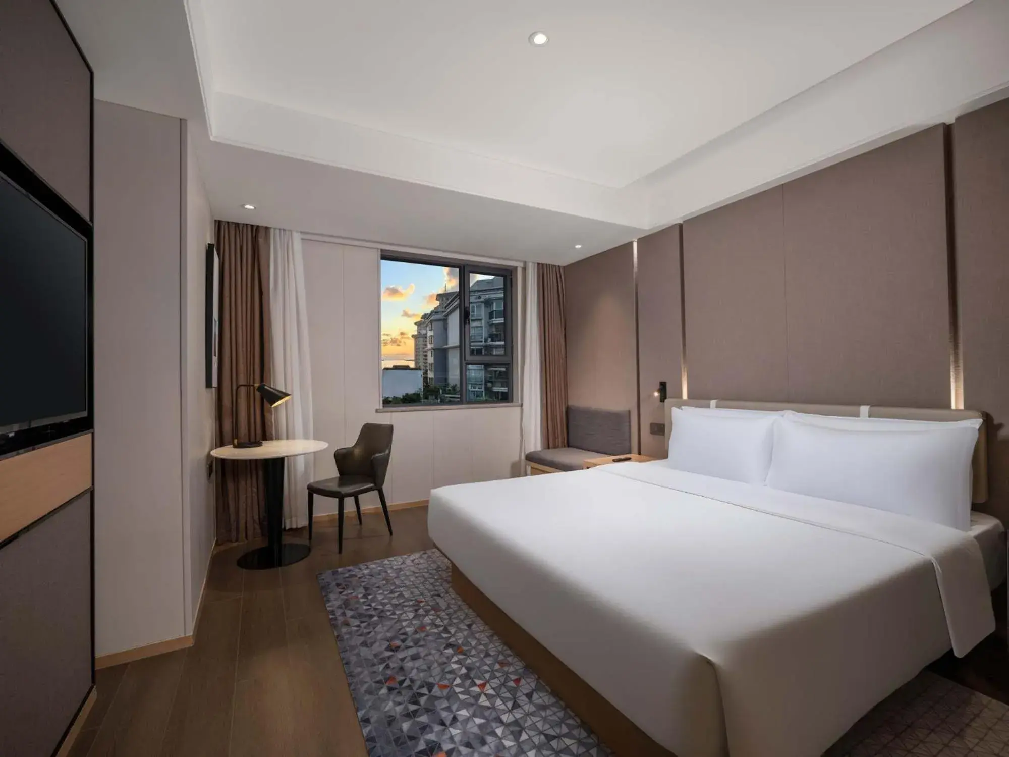 King Room with Side Sea View - Non-Smoking in Holiday Inn Express Zhuhai Grand Theater by IHG King Room with Side Sea View - Non-Smoking in Holiday Inn Express Zhuhai Grand Theater by IHG