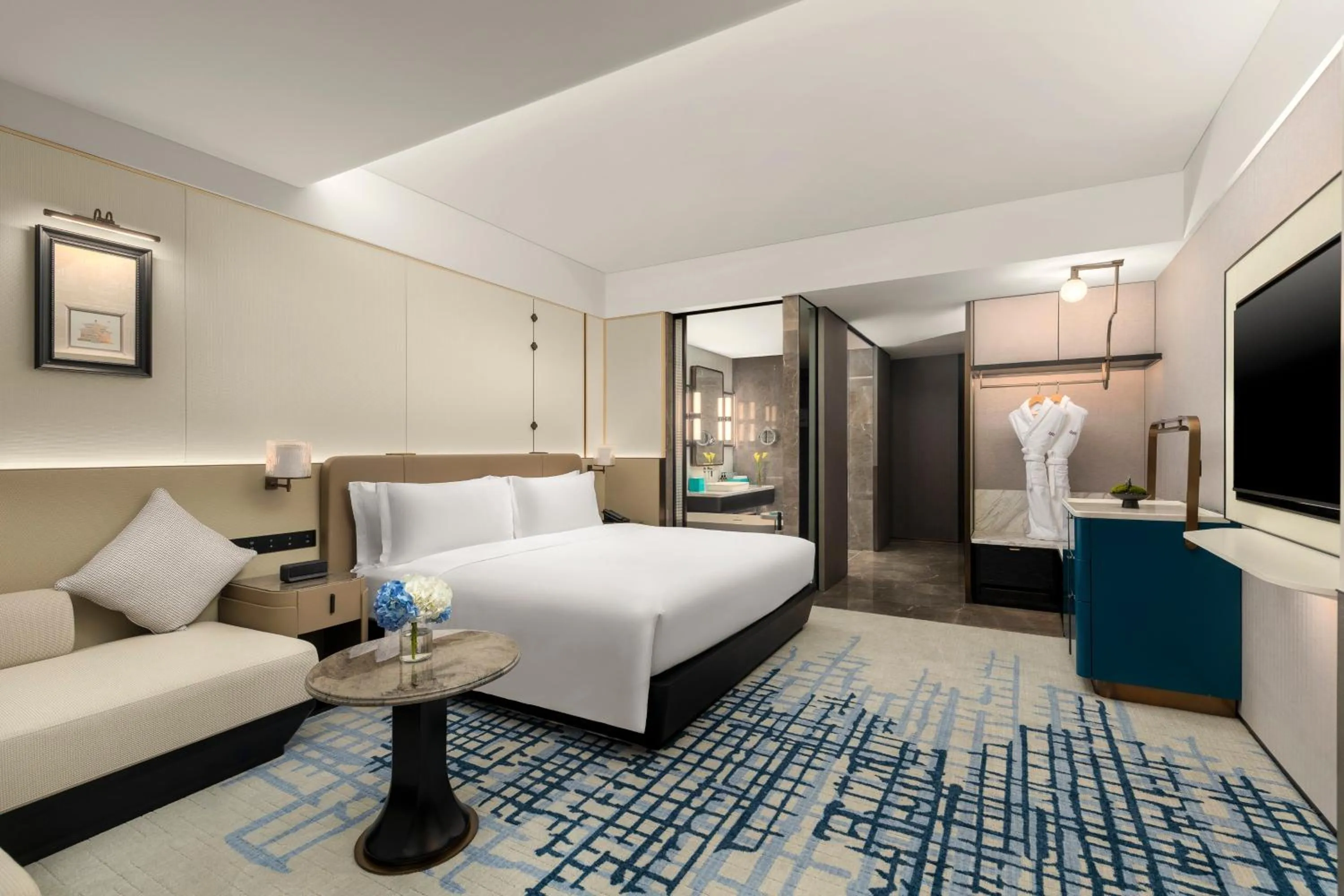 Photo of the whole room, Bed in Crowne Plaza Beijing Tongzhou