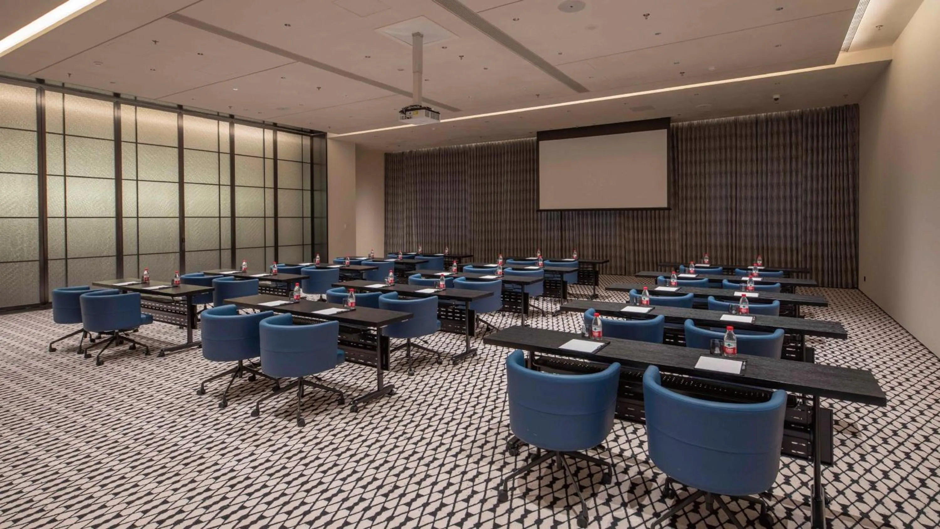 Meeting/conference room in Crowne Plaza Beijing Tongzhou