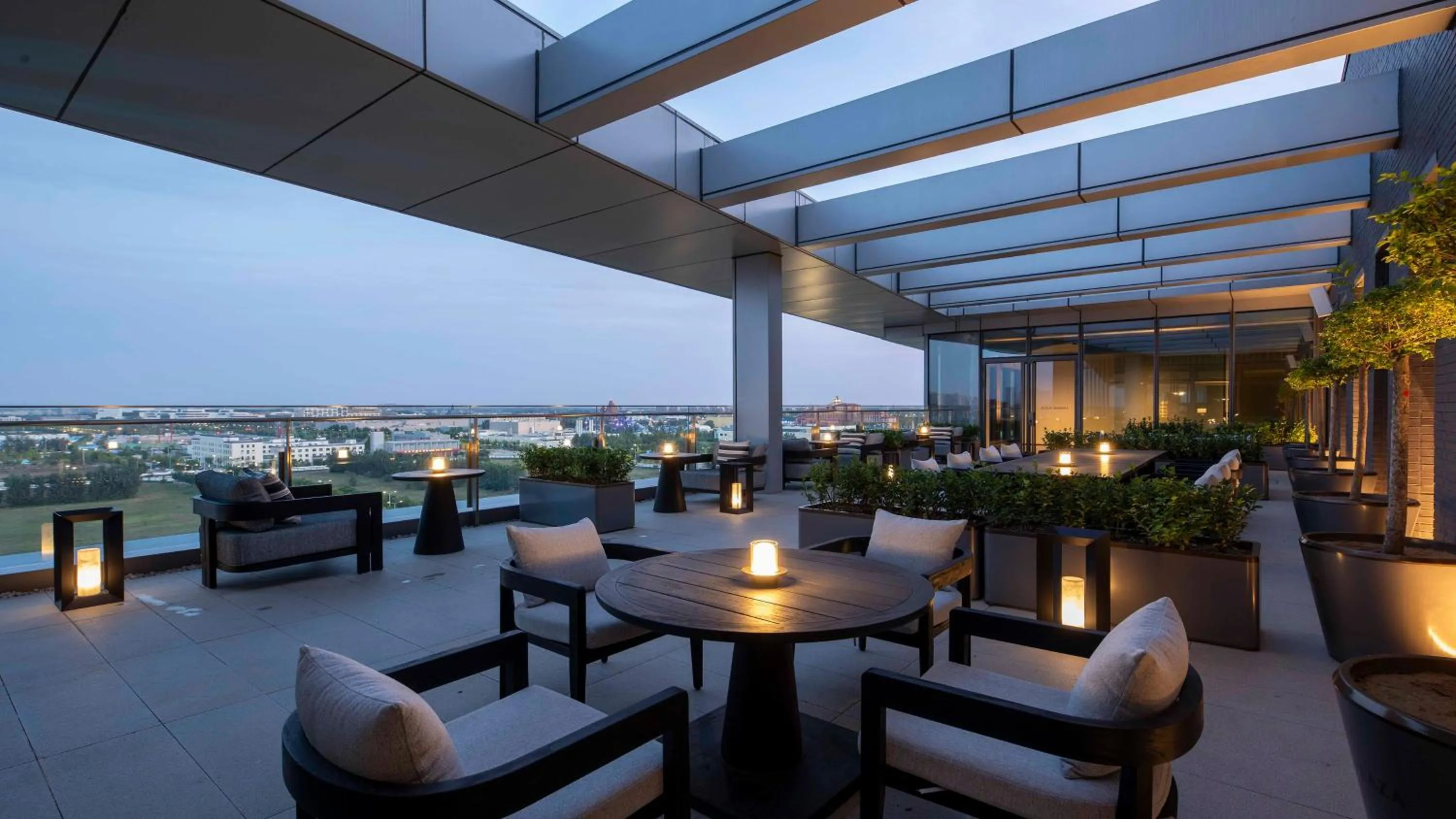 Lounge or bar in Crowne Plaza Beijing Tongzhou