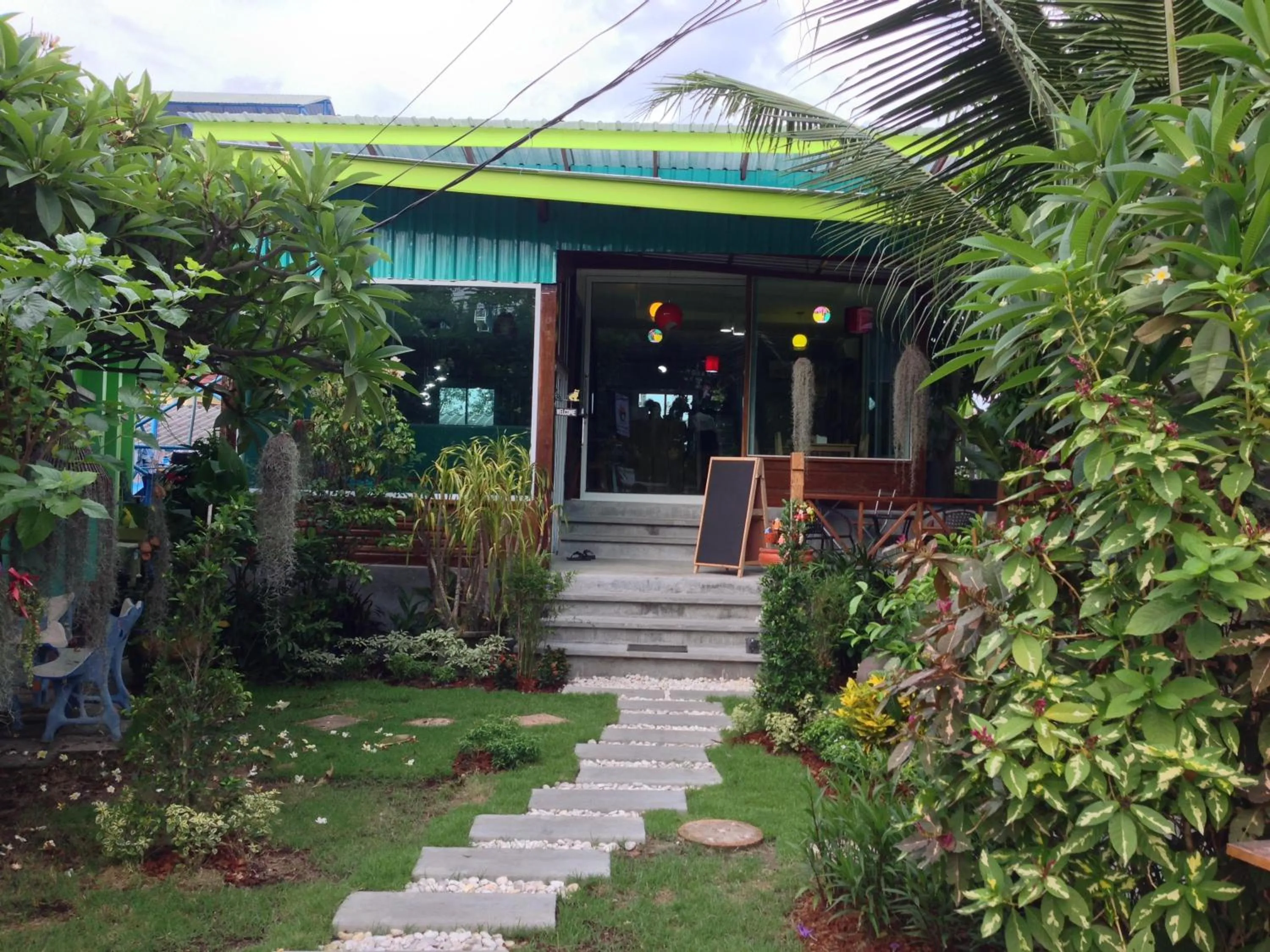 Restaurant/places to eat in Samui Poshtel