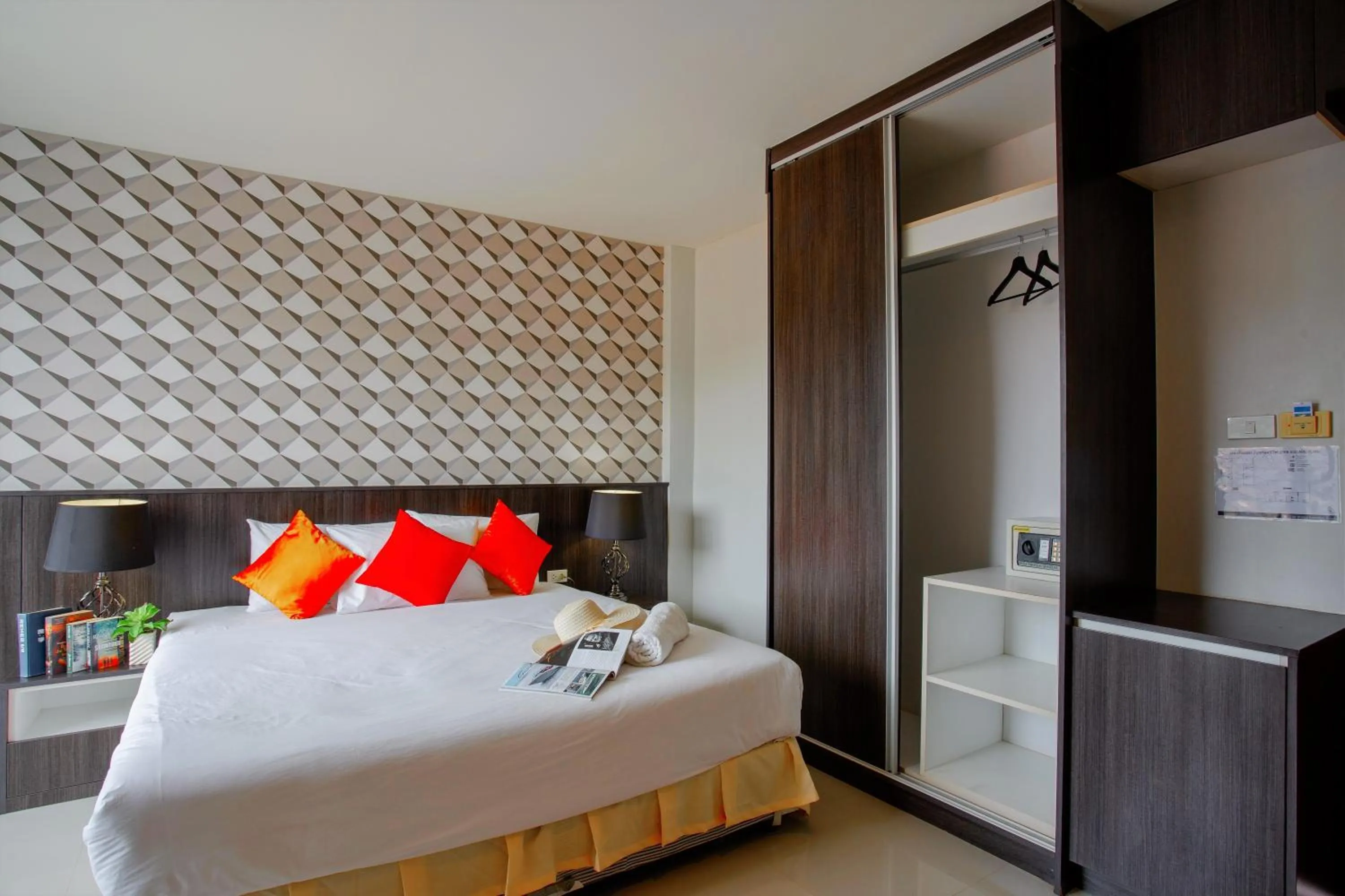 Bed in The Wings Boutique Hotels Krabi Ko Lanta