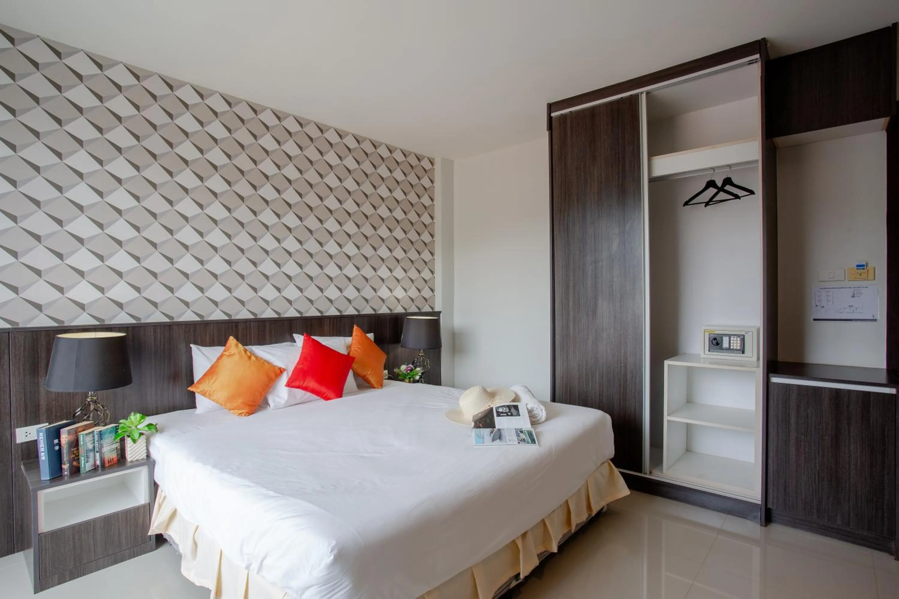 Bed in The Wings Boutique Hotels Krabi Ko Lanta