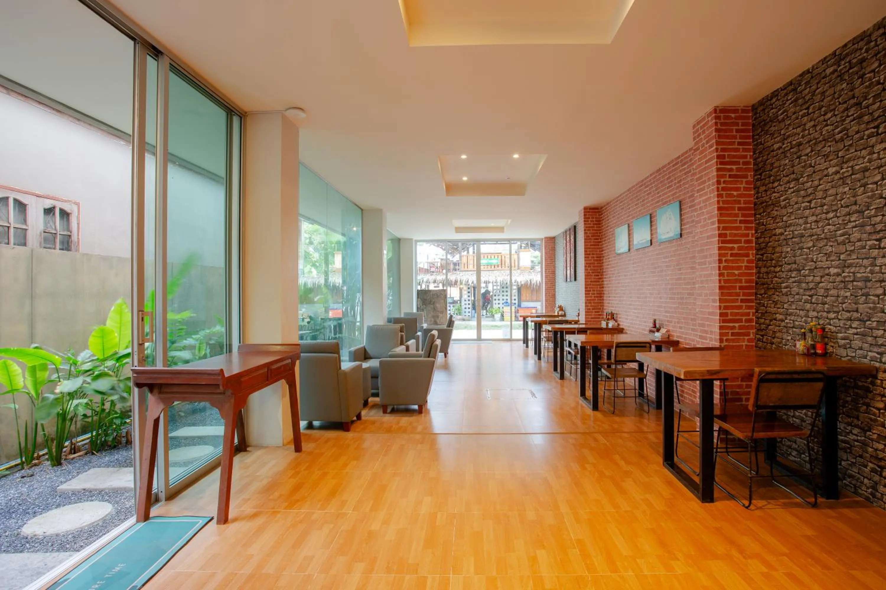 Restaurant/places to eat in The Wings Boutique Hotels Krabi Ko Lanta