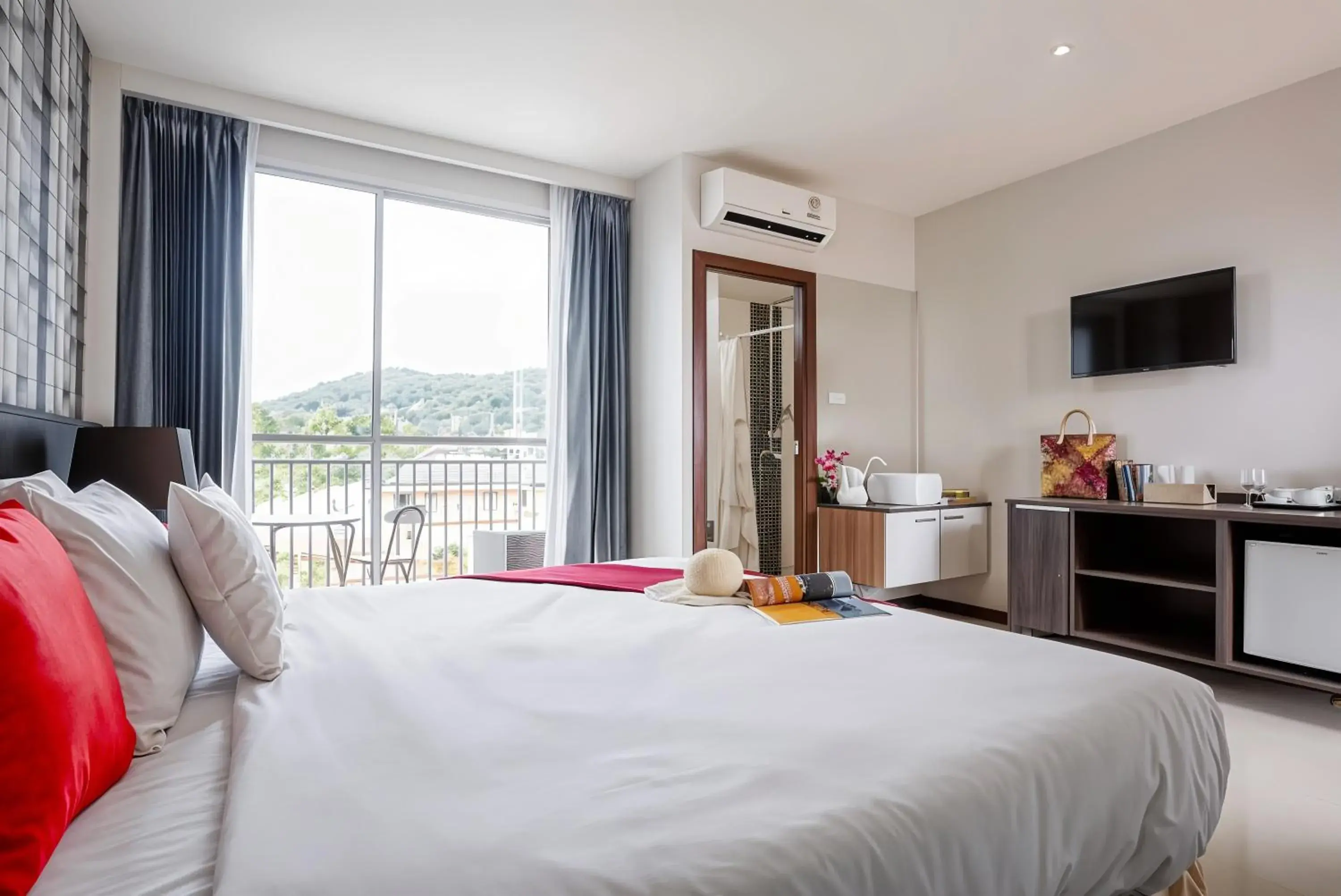 Communal lounge/ TV room, Bed in The Wings Boutique Hotels Krabi Ko Lanta Communal lounge/ TV room, Bed in The Wings Boutique Hotels Krabi Ko Lanta