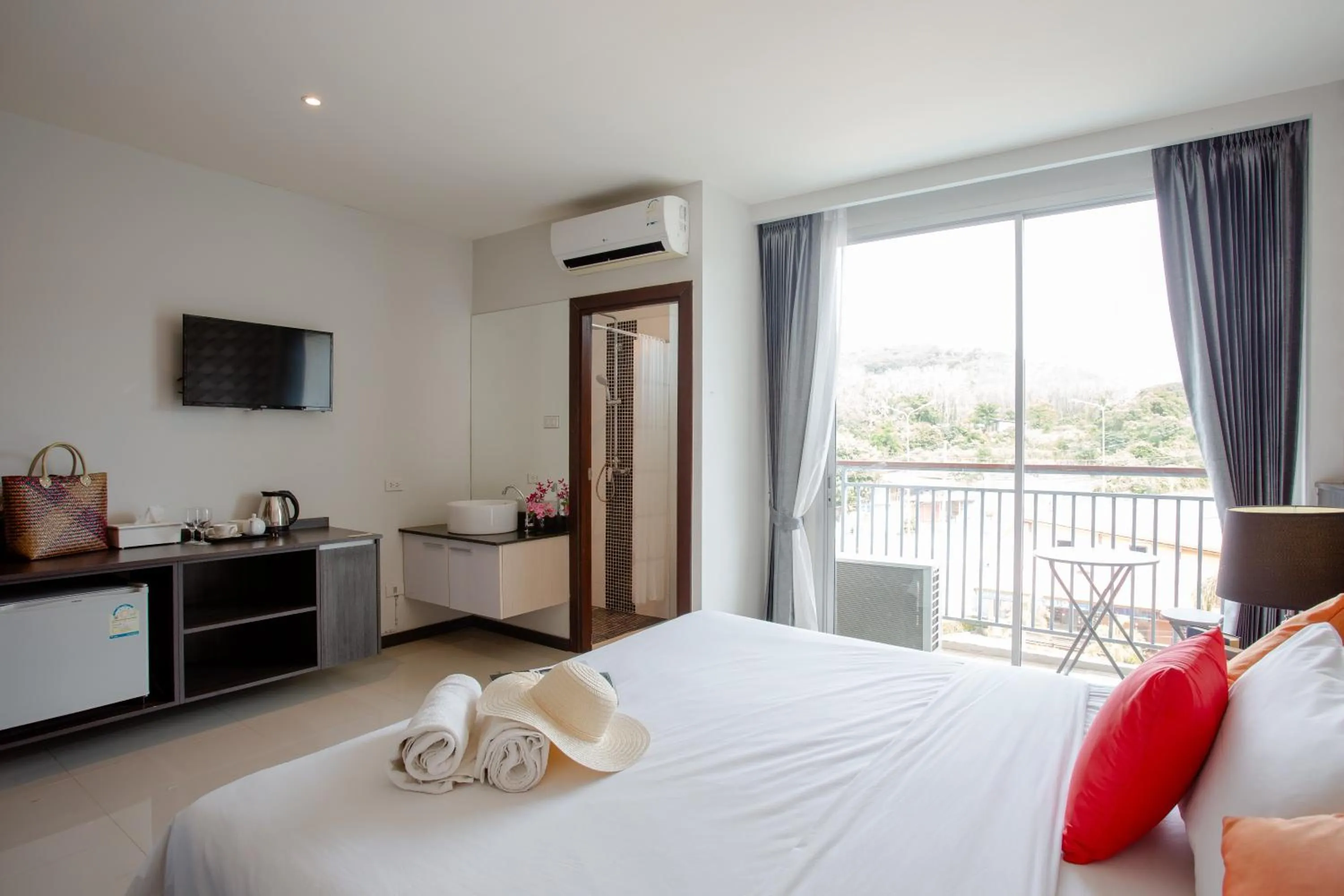 Communal lounge/ TV room, Bed in The Wings Boutique Hotels Krabi Ko Lanta