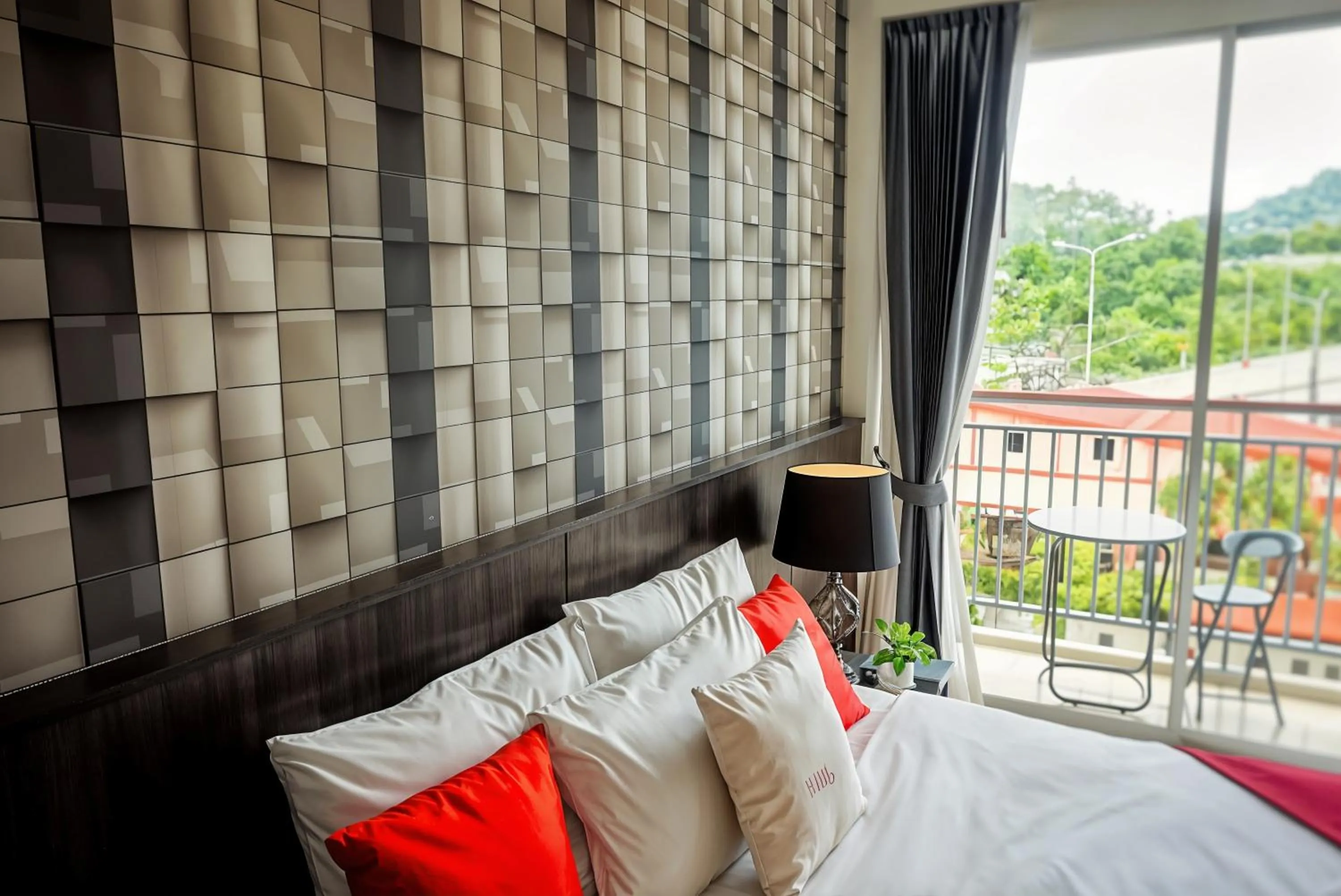 Bed in The Wings Boutique Hotels Krabi Ko Lanta