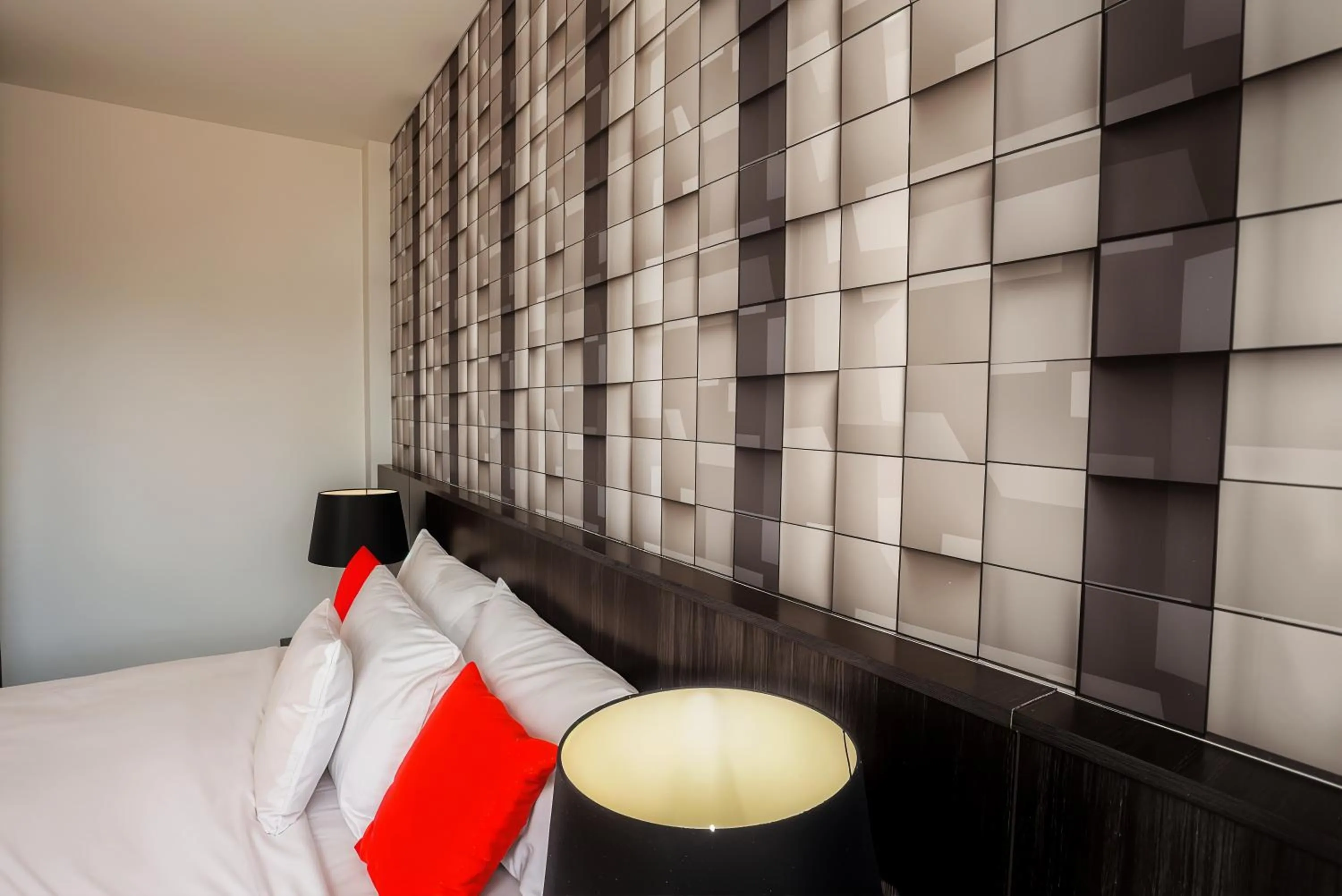 Bed in The Wings Boutique Hotels Krabi Ko Lanta