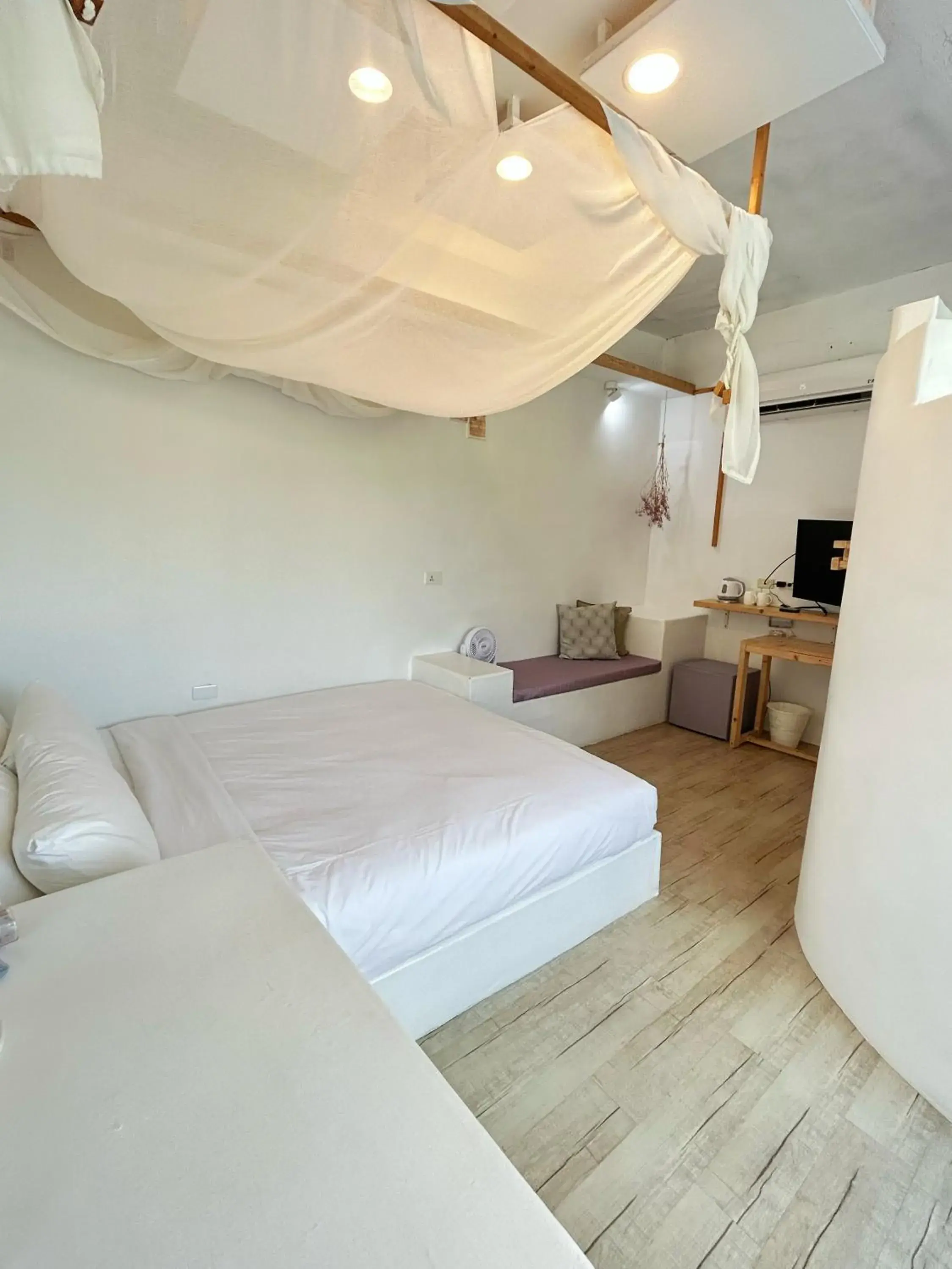 Bed in White&Light B&B Bed in White&Light B&B