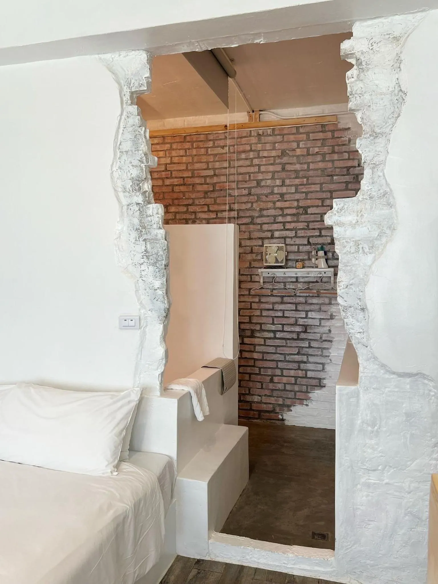 Bed in White&Light B&B