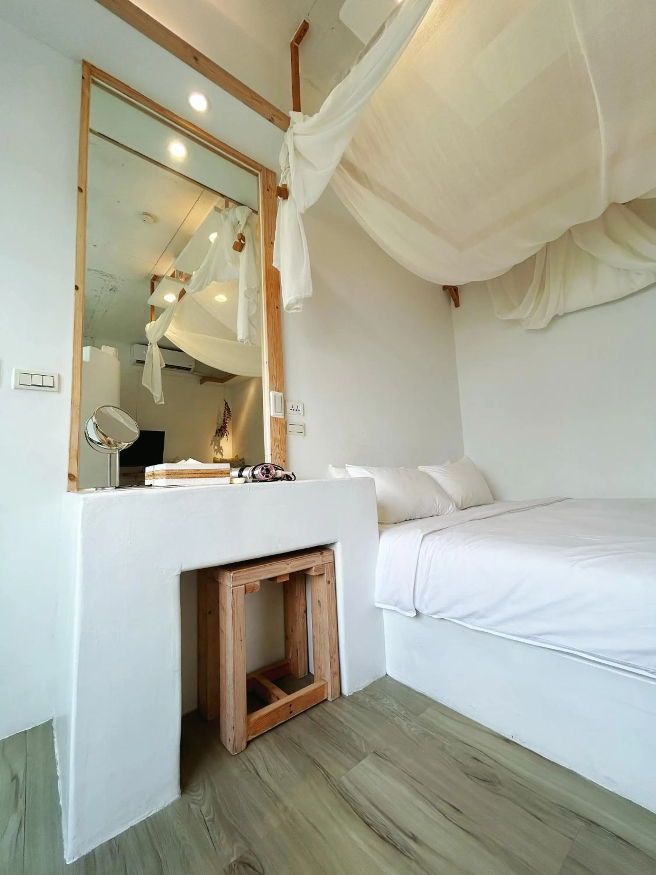 Bed in White&Light B&B