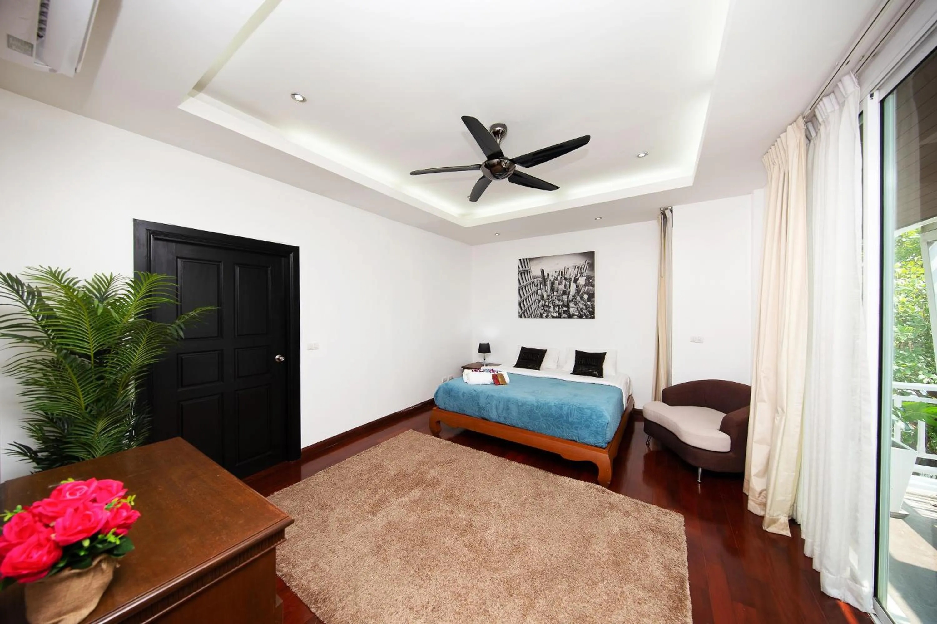 Bed in Paradise Pool Villa Pattaya in Tropicana Village