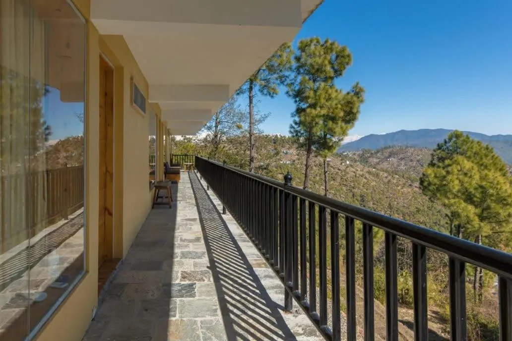 Kasar Rainbow Yoga Retreat